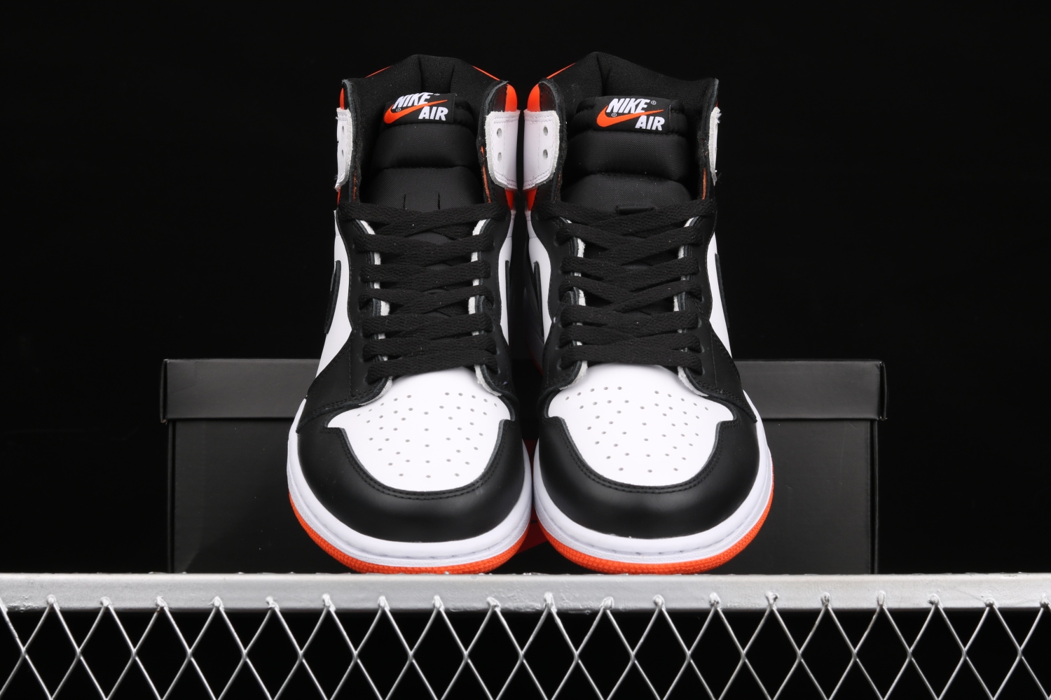 Jordan 1 Retro High Electro Orange 555088-180