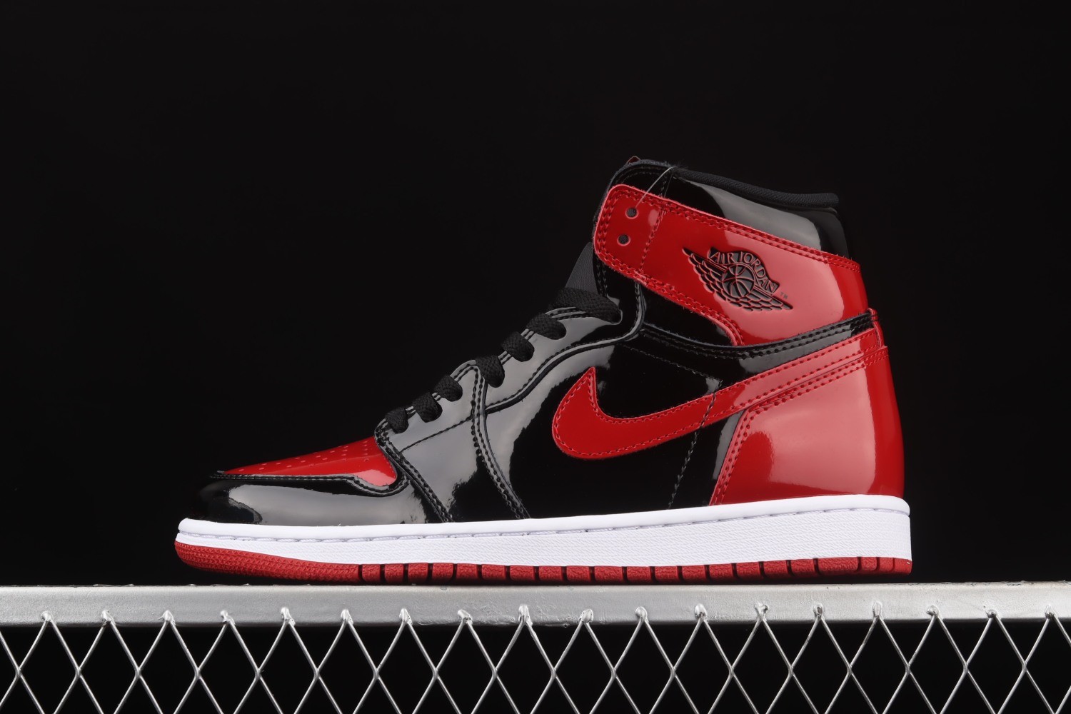 Jordan 1 Retro High OG Patent Bred 555088-063