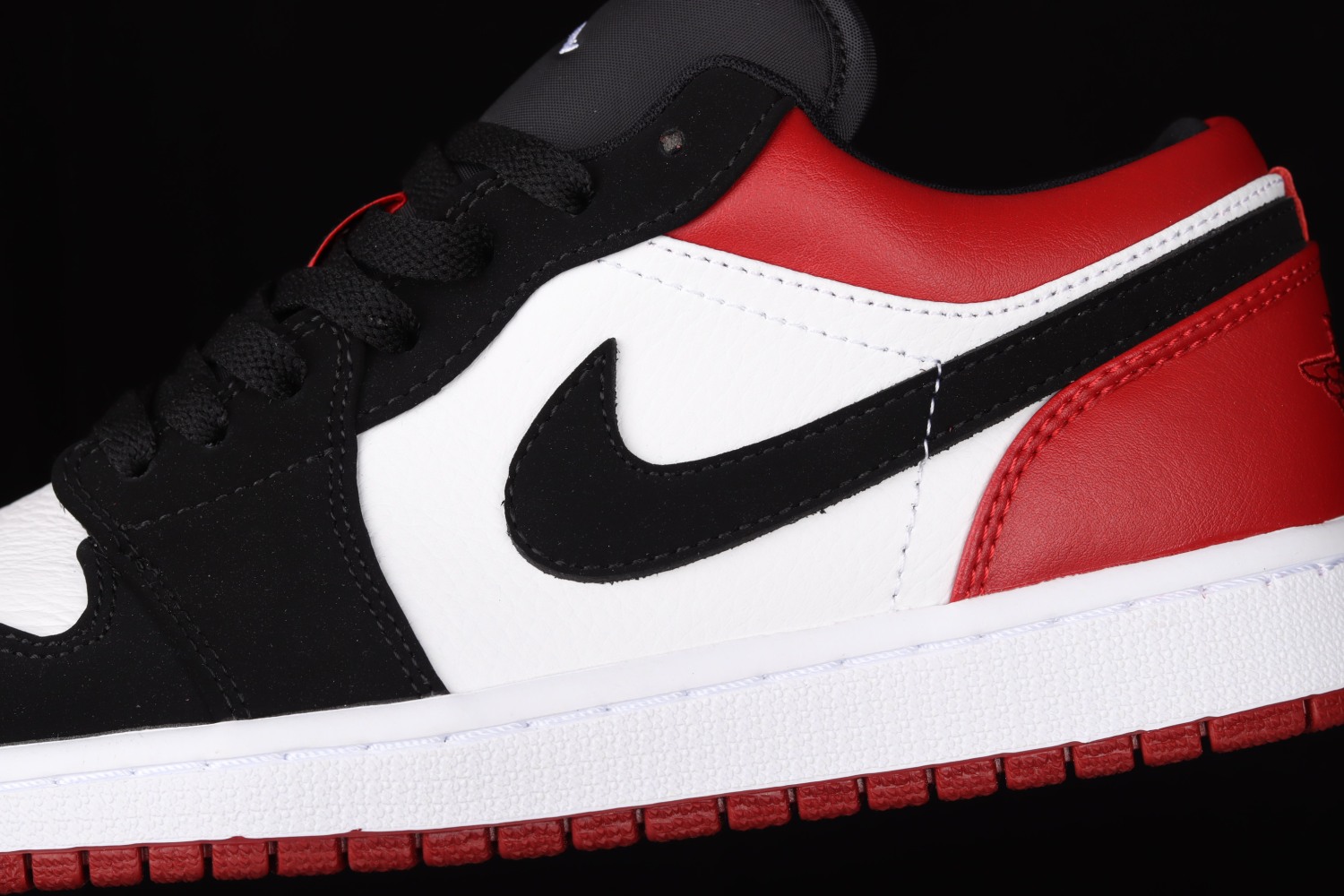 Jordan 1 Low Black Toe 553558-116