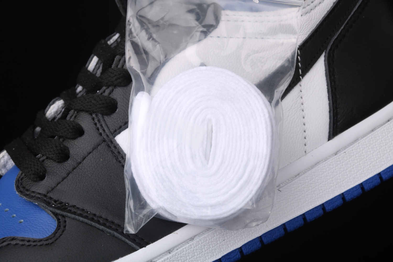 Jordan 1 Retro High Royal Toe 555088-041