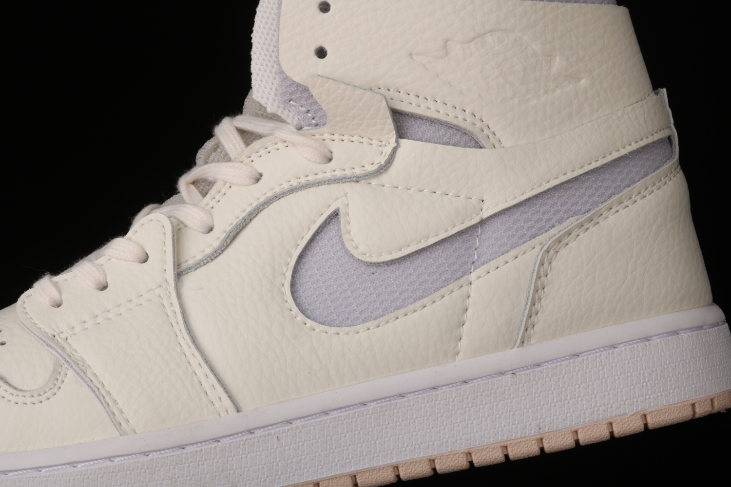 Jordan 1 High Zoom Air CMFT Pearl White (W) CT0979-107