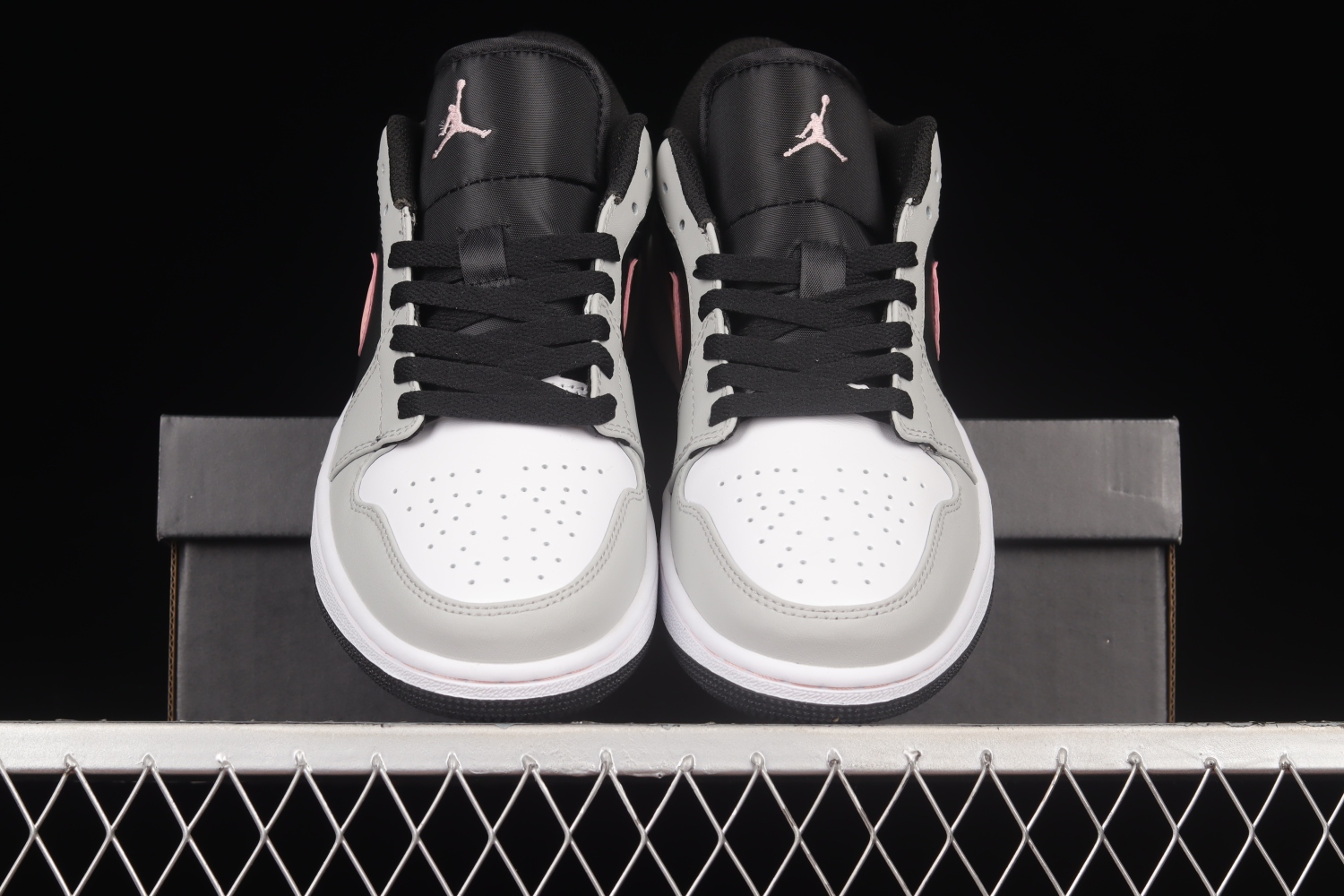 Jordan 1 Low Black Grey Pink 553558-062