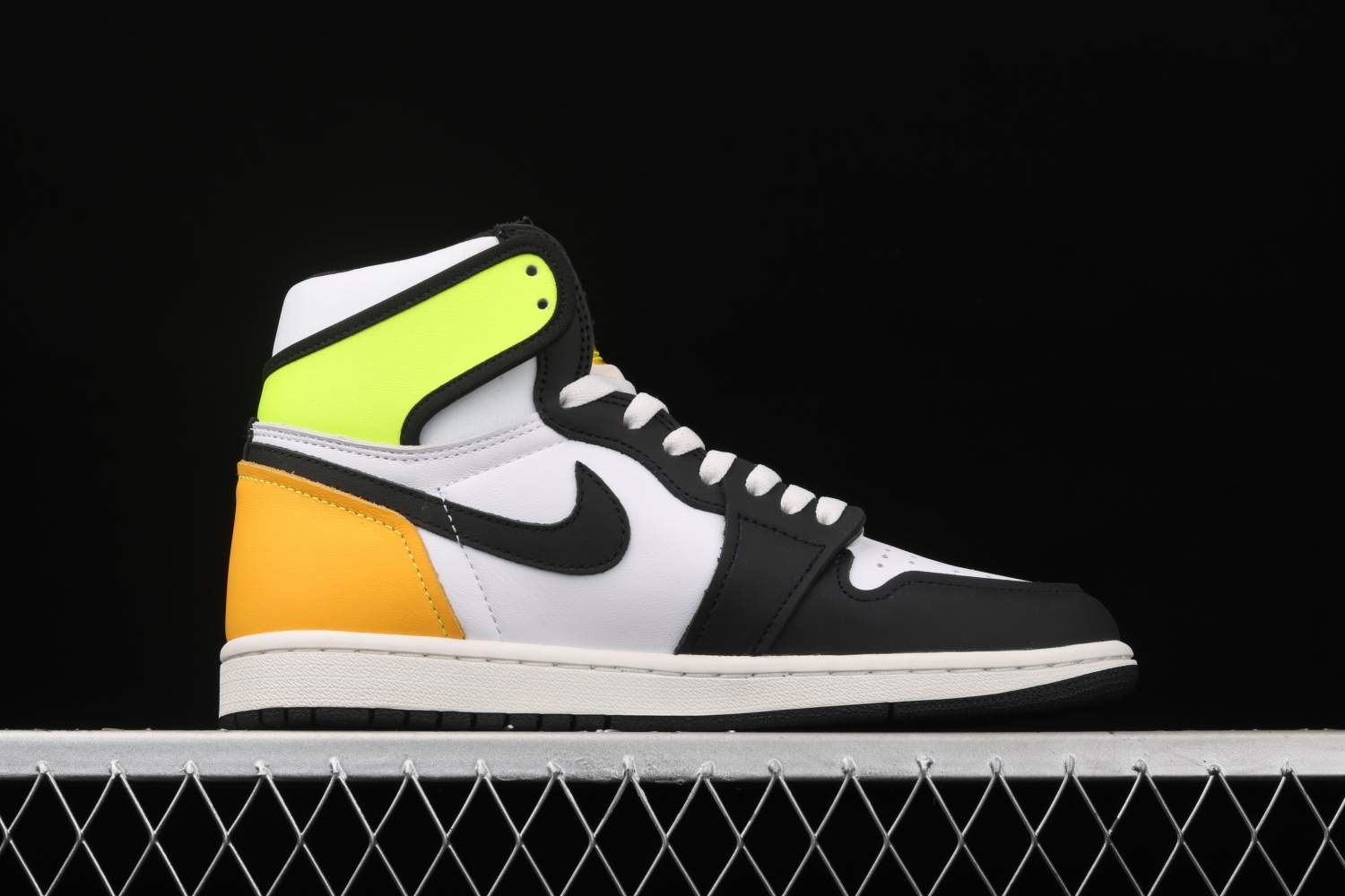 Jordan 1 Retro High White Black Volt University Gold 555088-118