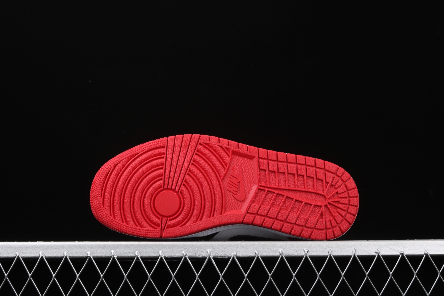 Jordan 1 Retro High Satin Black Toe (W) CD0461-016