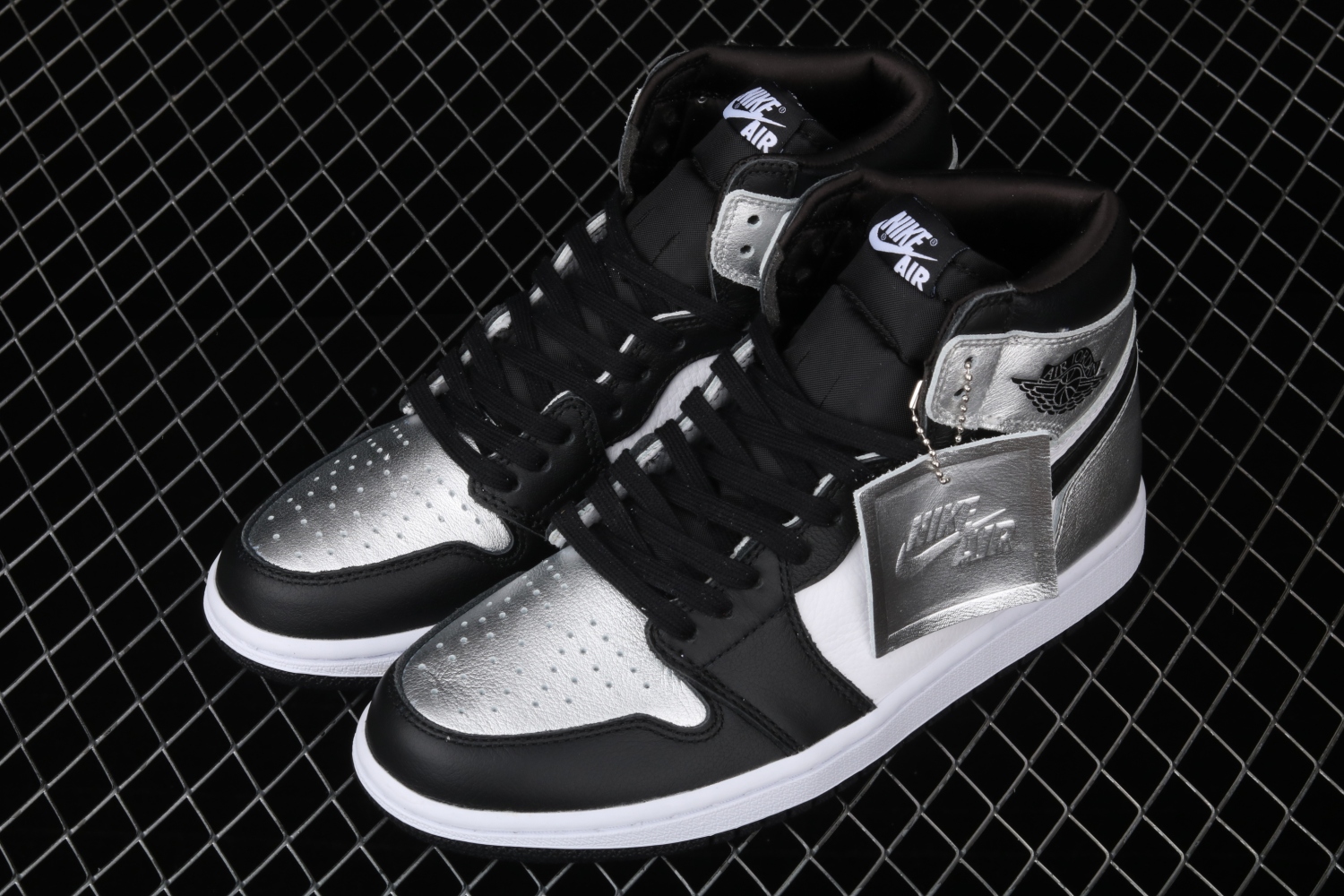 Jordan 1 Retro High Silver Toe (W) CD0461-001