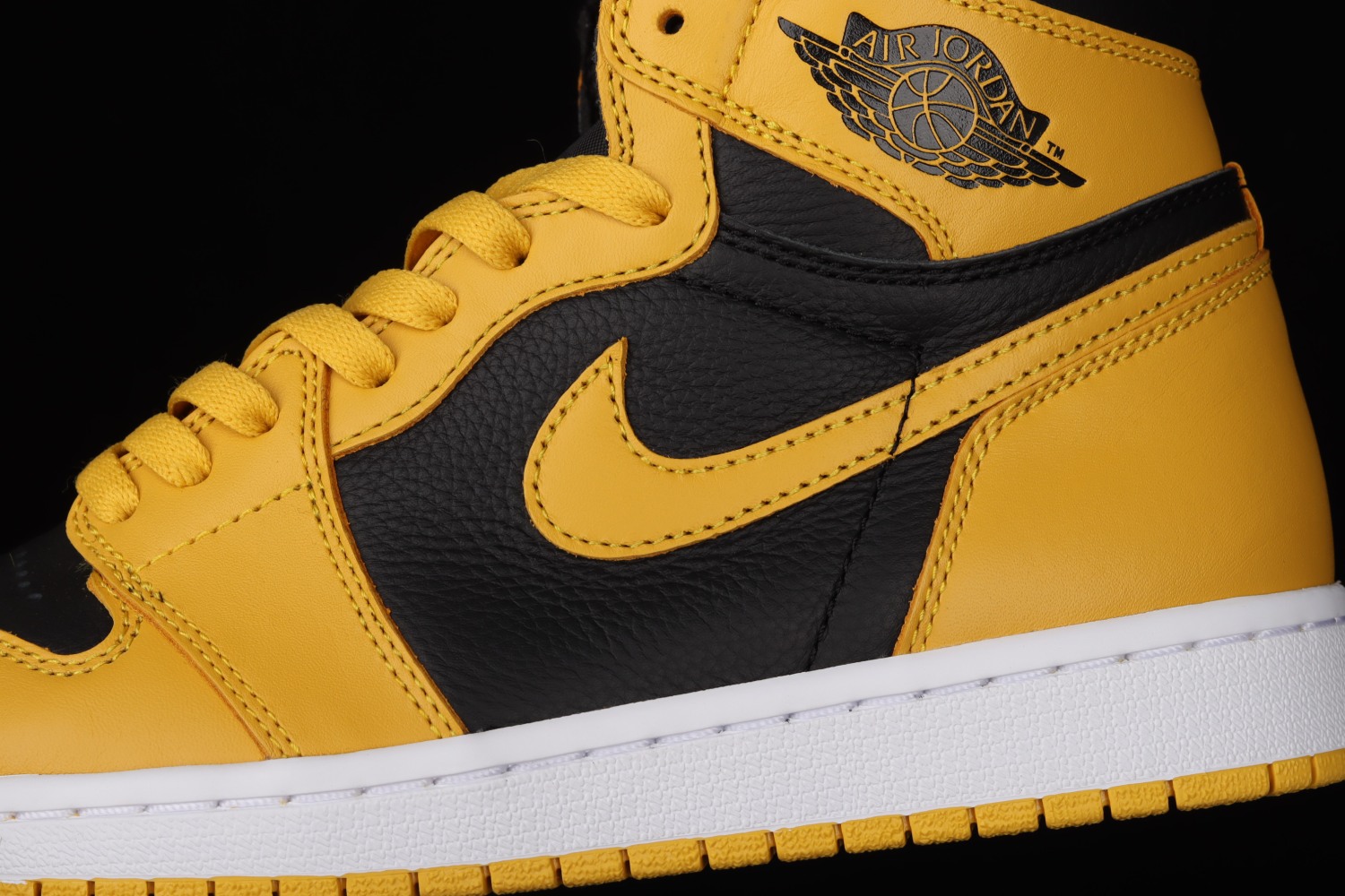 Jordan 1 Retro High Pollen 555088-701