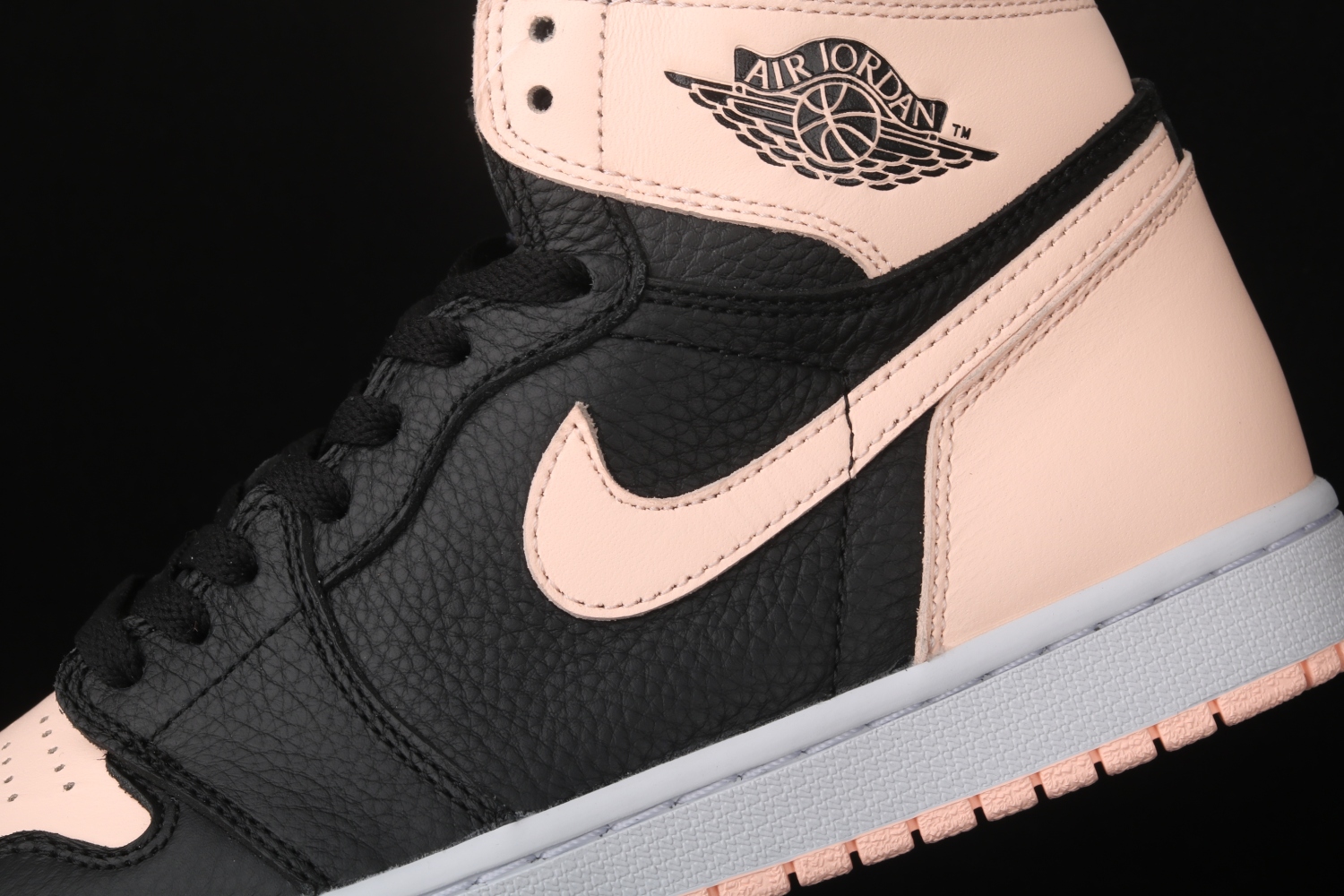 Jordan 1 Retro High Black Crimson Tint 555088-081