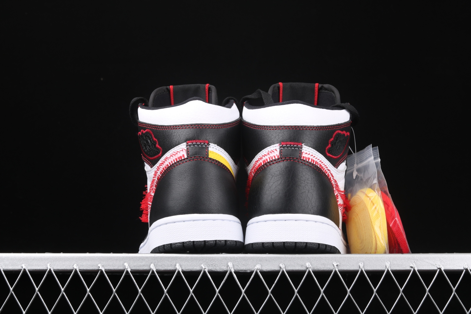 Jordan 1 Retro High Defiant White Black Gym Red CD6579-071
