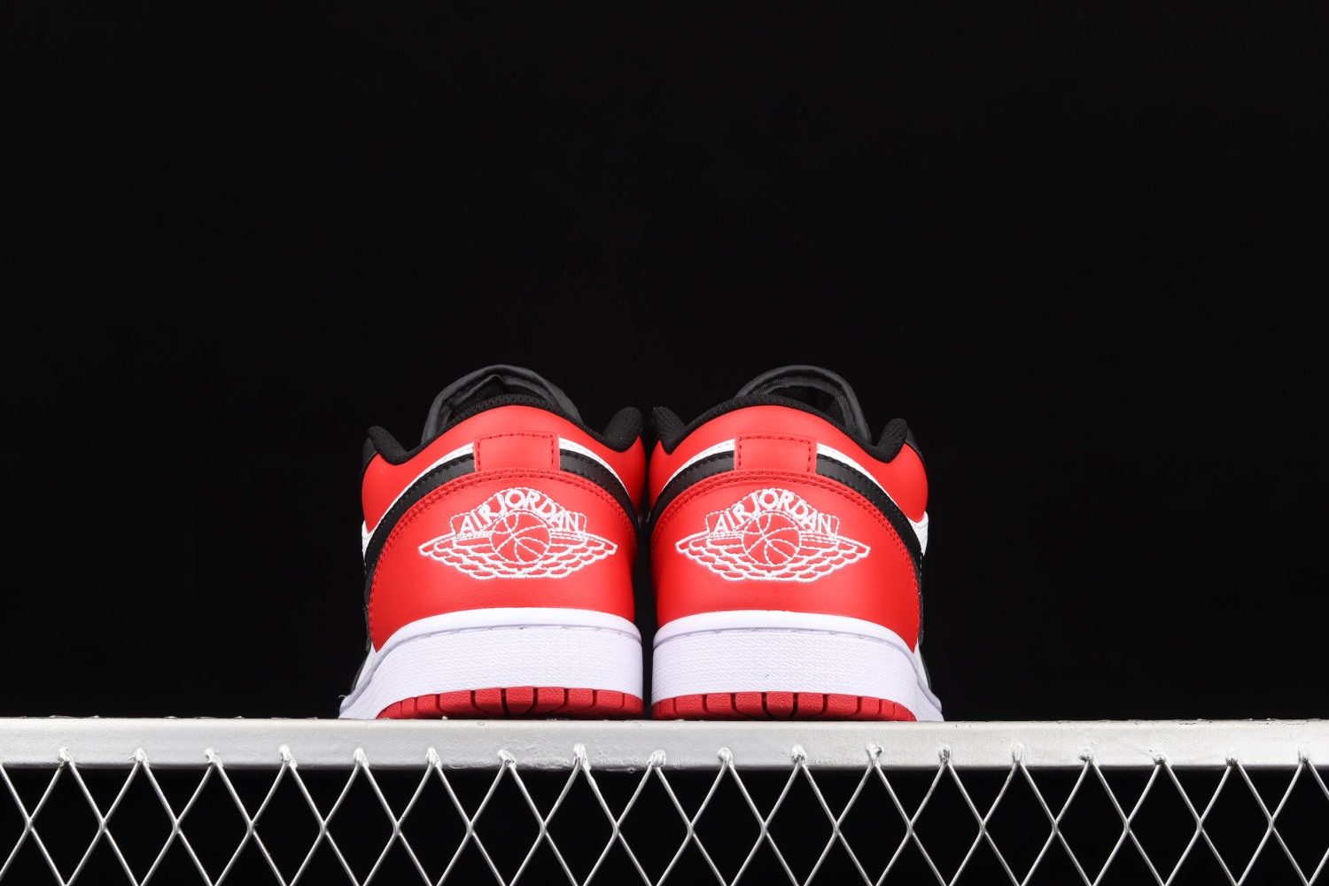 Jordan 1 Low Bred Toe 553558-612