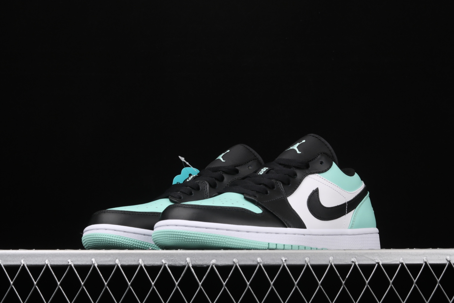 Jordan 1 Low Emerald Toe 553558-117