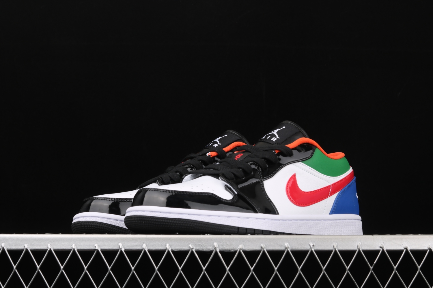 Jordan 1 Low Multi-Color Black Toe (W) CZ4776-101