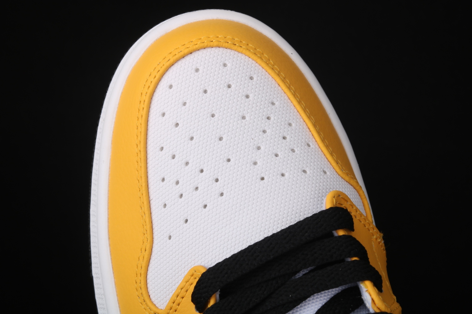Jordan 1 Low Laser Orange (W) CZ4776-107