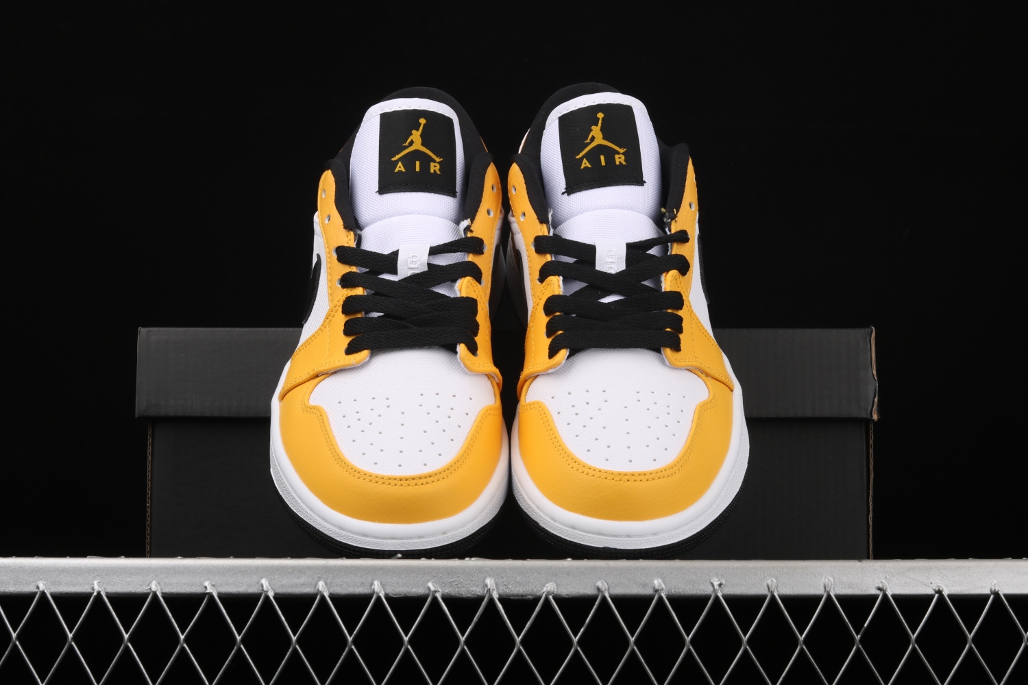 Jordan 1 Low Laser Orange (W) CZ4776-107