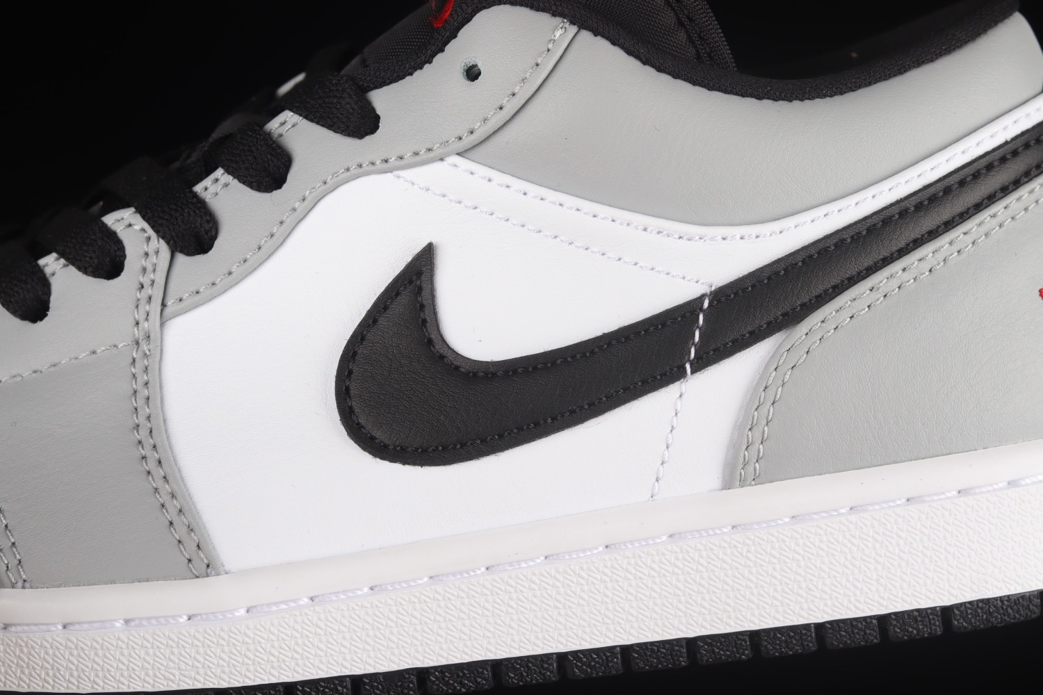 Jordan 1 Low Light Smoke Grey 553558-030