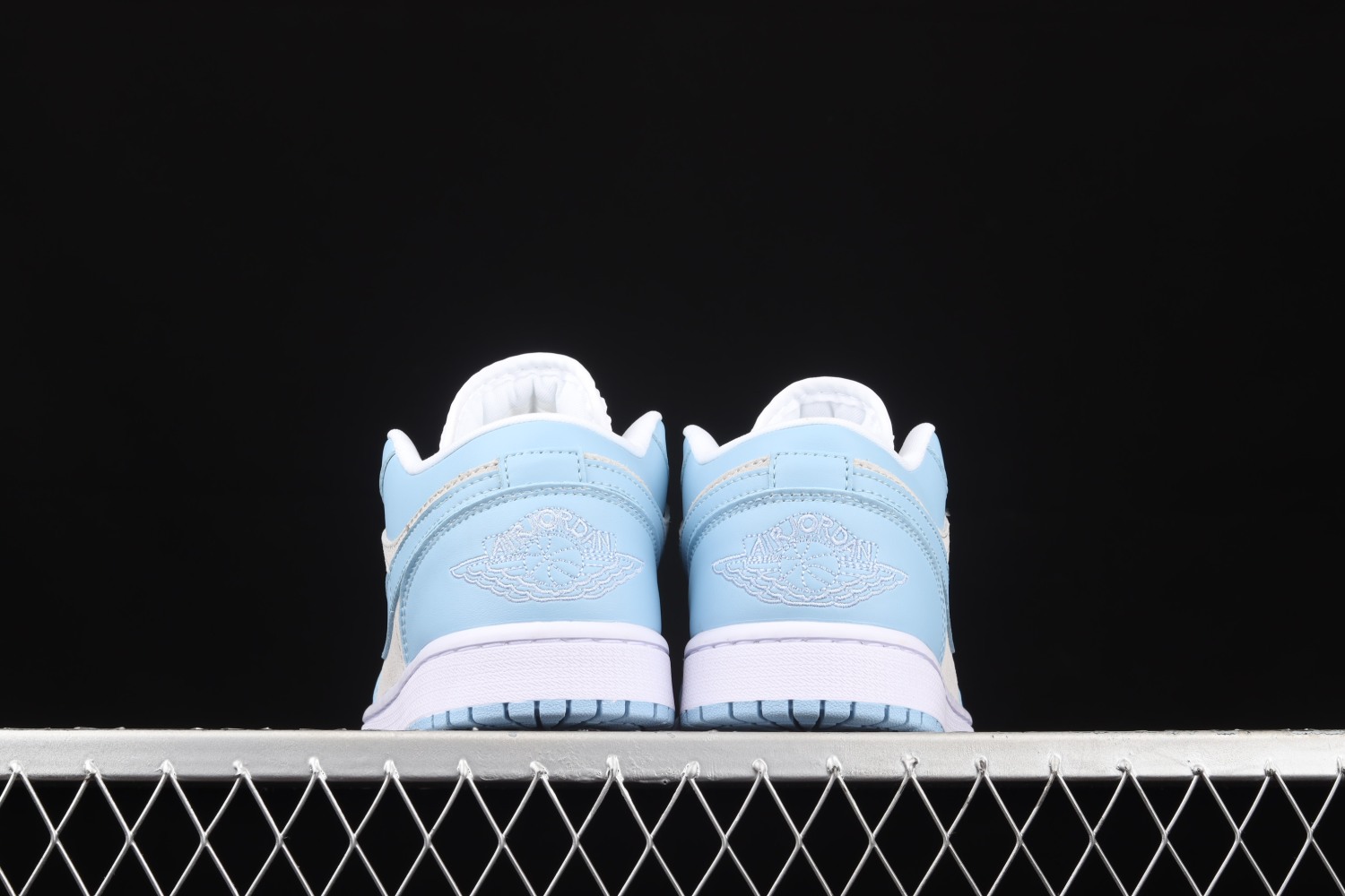 Jordan 1 Low Football Grey Aluminum (W) DC0774-050