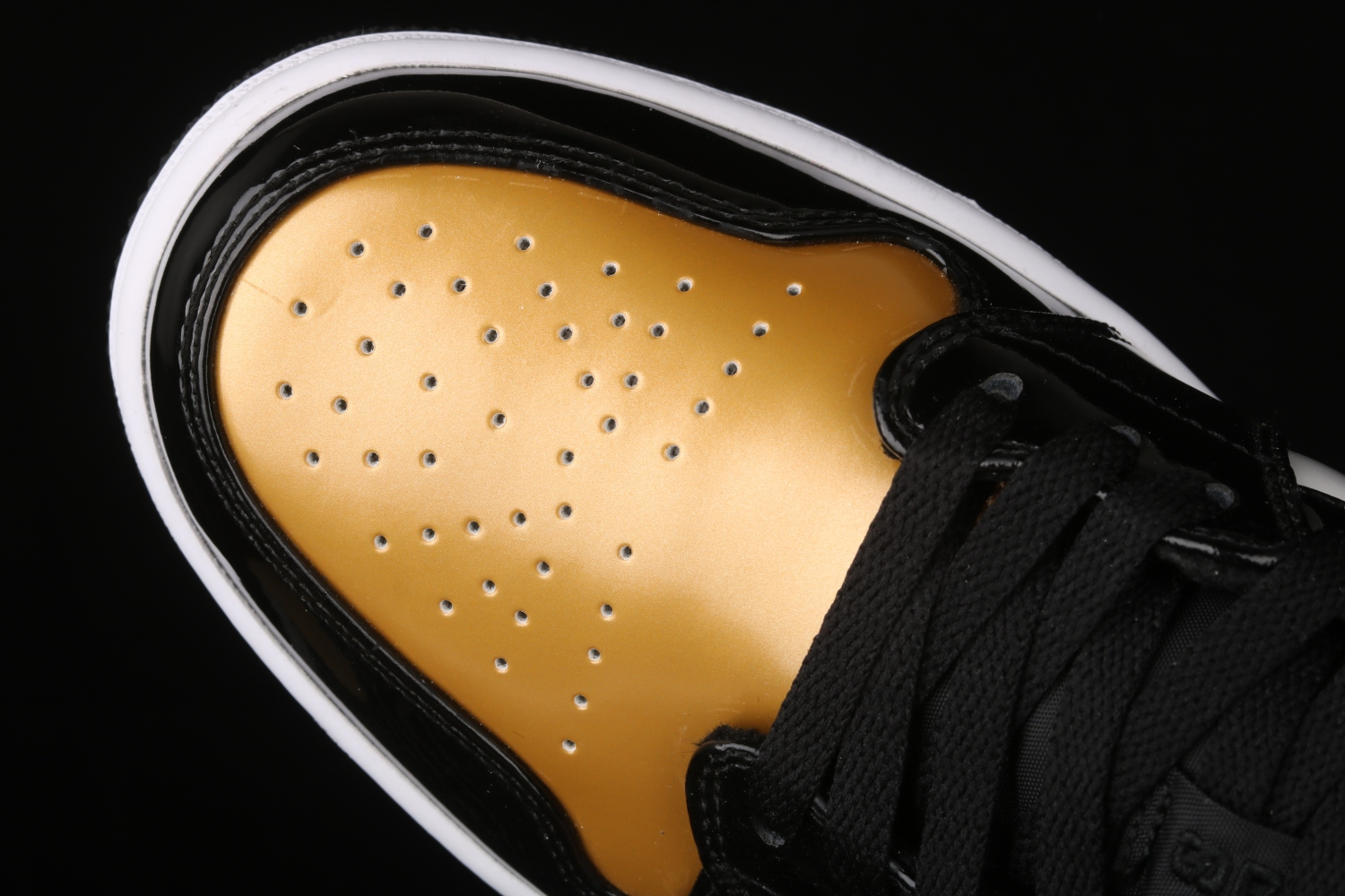 Jordan 1 Low Gold Toe CQ9447-700