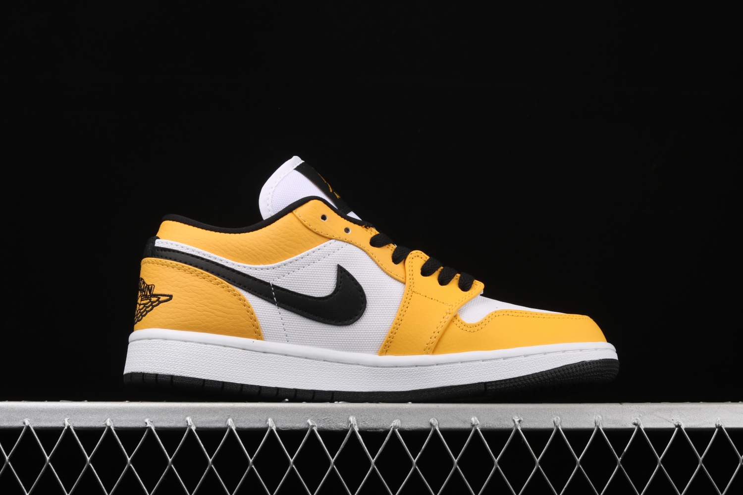 Jordan 1 Low Laser Orange (W) CZ4776-107