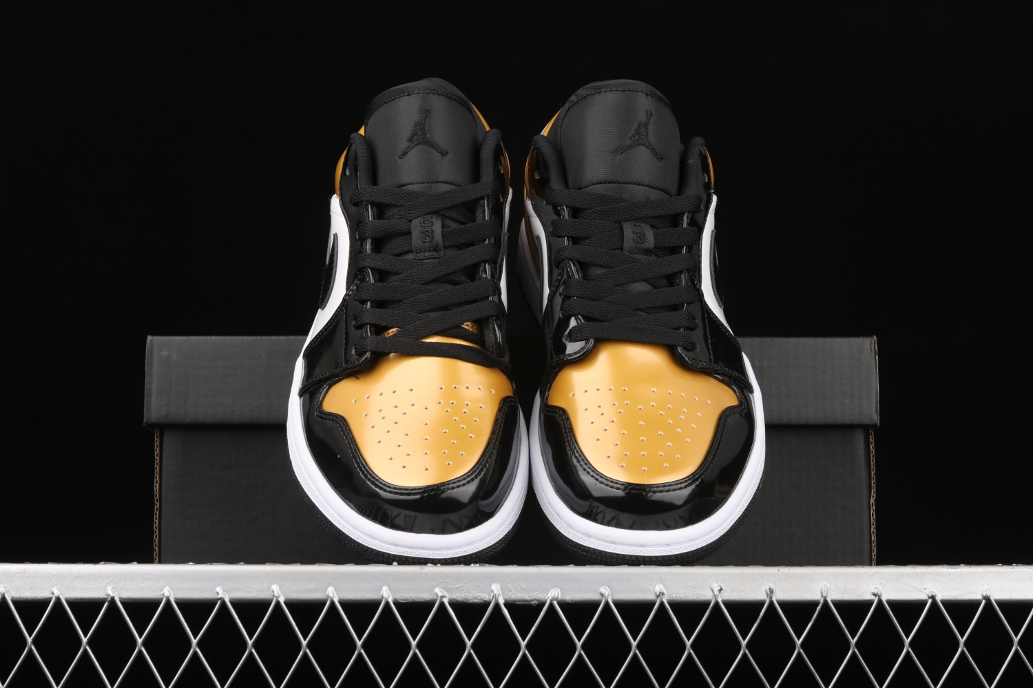 Jordan 1 Low Gold Toe CQ9447-700