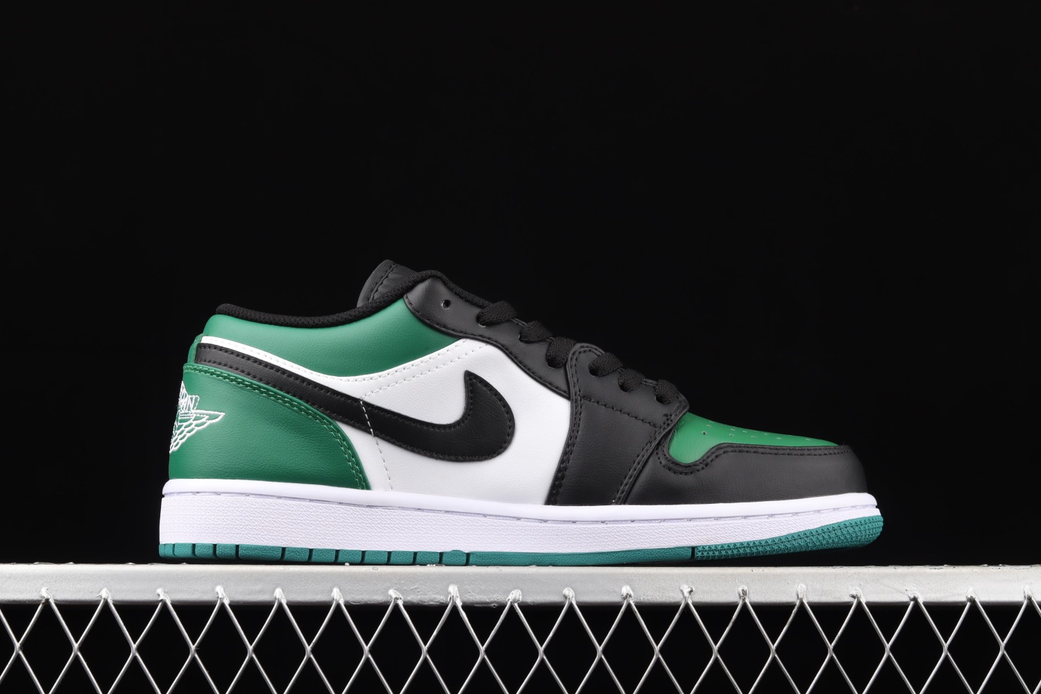 Jordan 1 Low Green Toe (GS) 553558-371