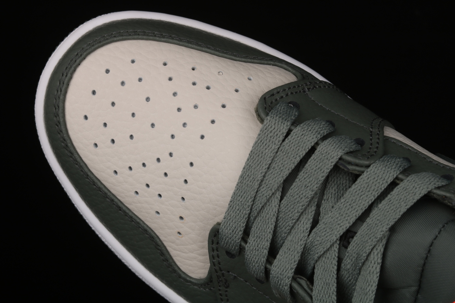 Jordan 1 Low Military Green 553558-121