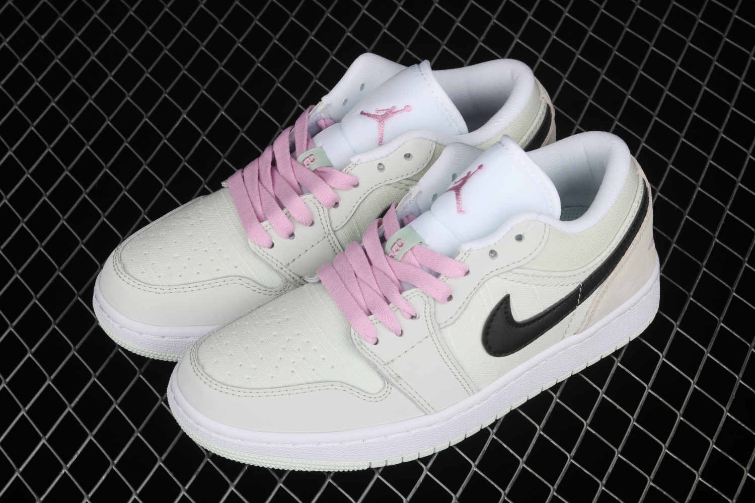 Jordan 1 Low SE Barely Green (W) CZ0776-300