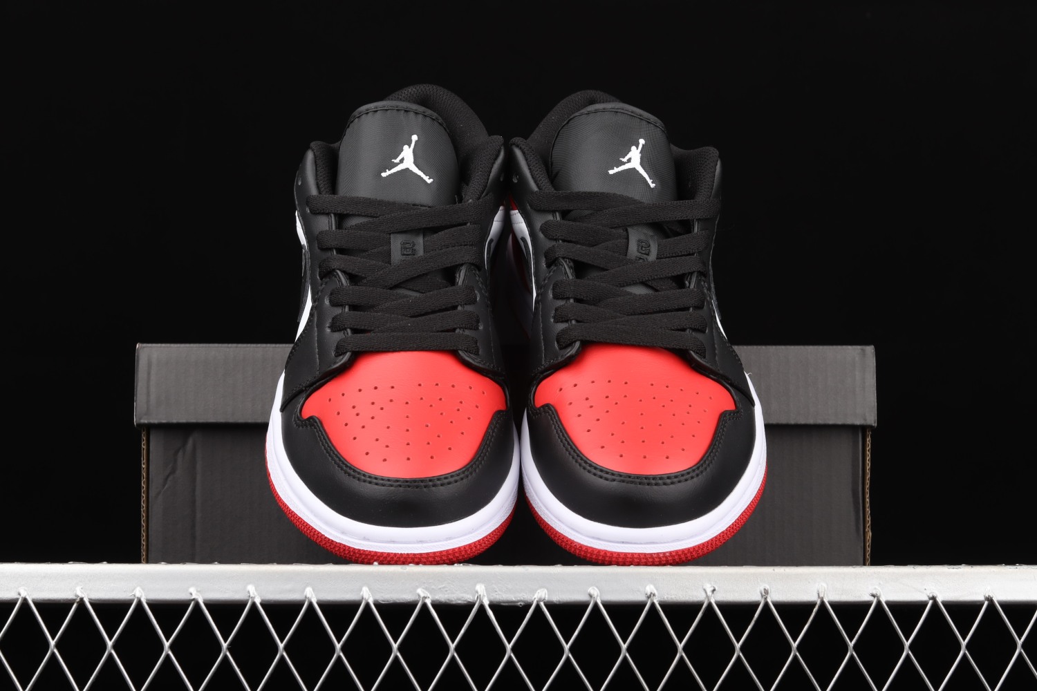 Jordan 1 Low Bred Toe 553558-612