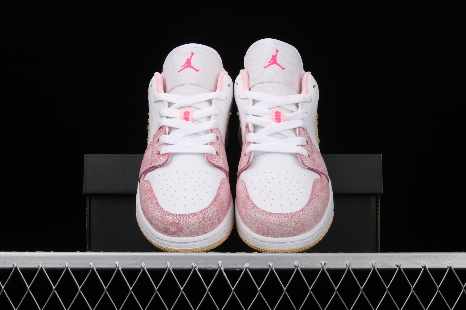 Jordan 1 Low Paint Drip (GS) CW7104-601