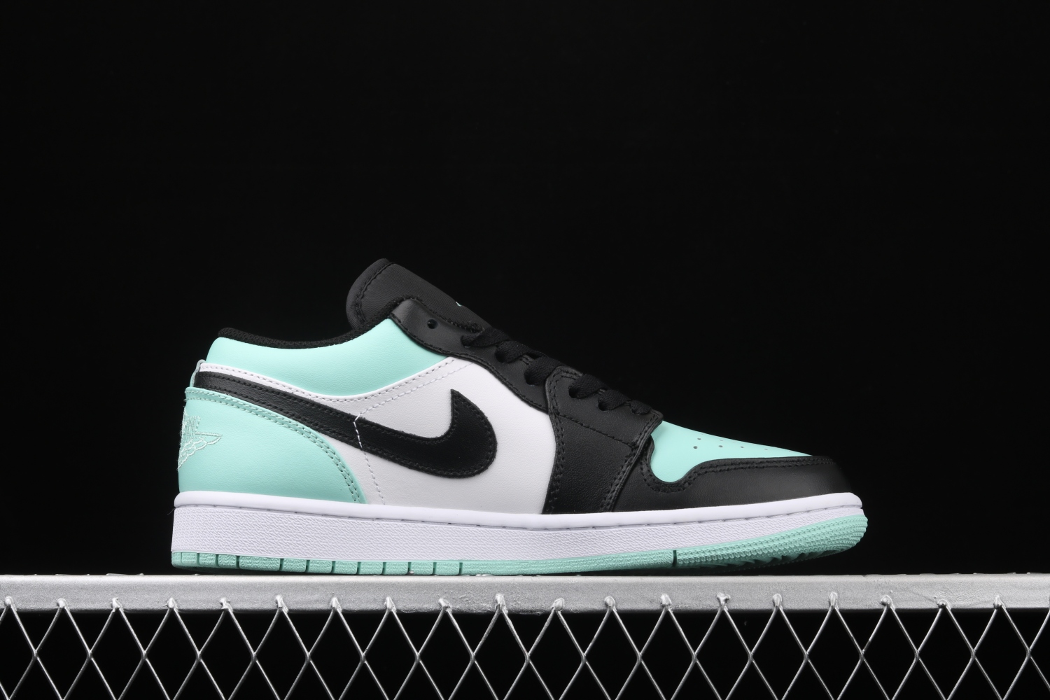 Jordan 1 Low Emerald Toe 553558-117