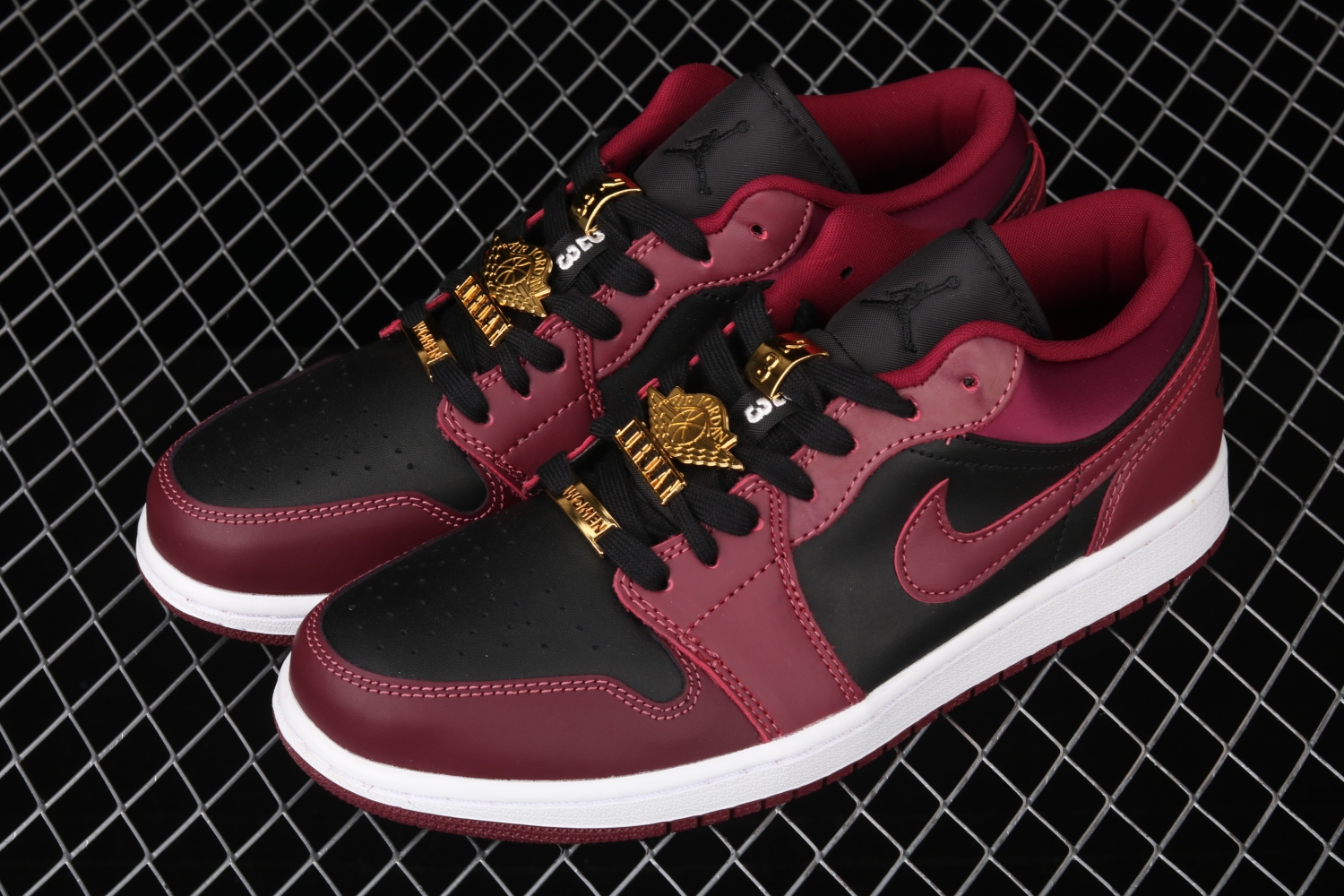 Jordan 1 Low Dark Beetroot Black (W) DB6491-600