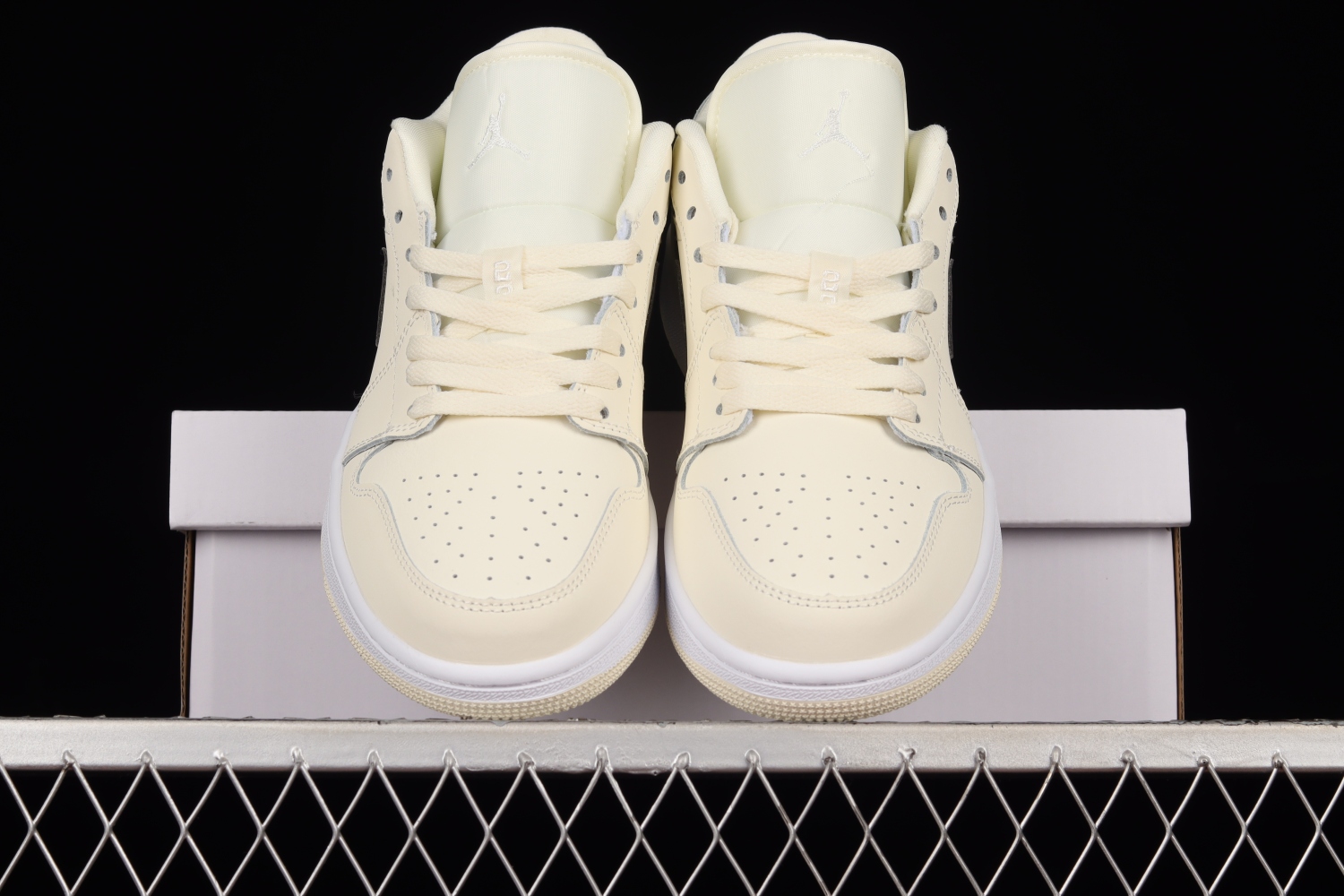 Jordan 1 Low Coconut Milk (W) DC0774-121