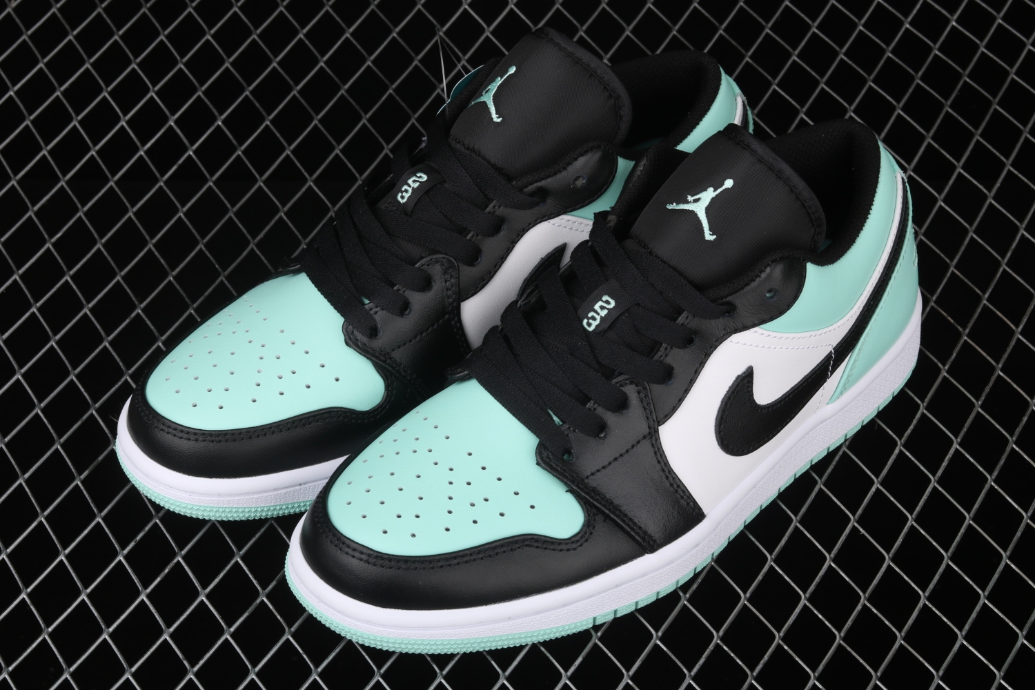 Jordan 1 Low Emerald Toe 553558-117