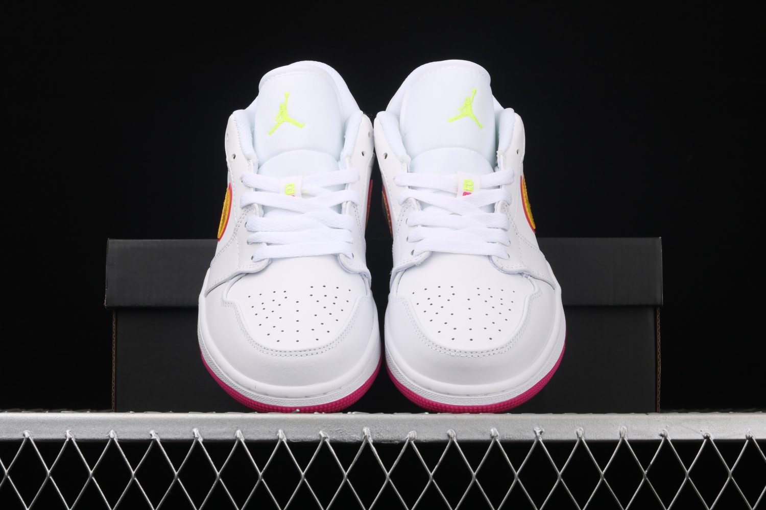 Jordan 1 Low Edge Glow (GS) CU4610-100