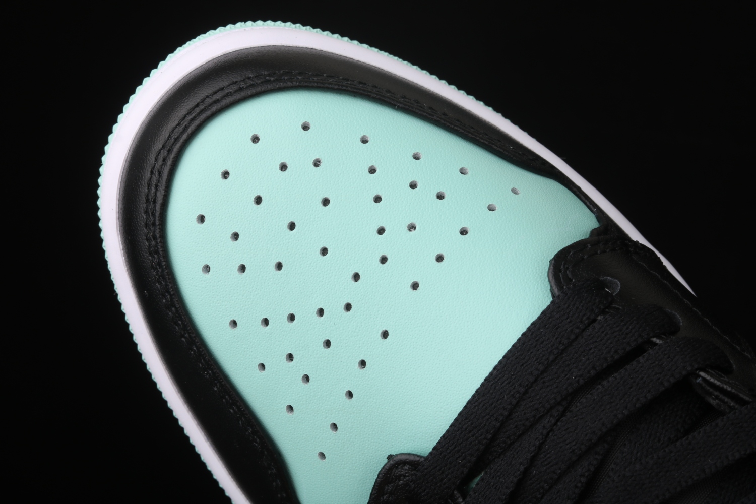 Jordan 1 Low Emerald Toe 553558-117