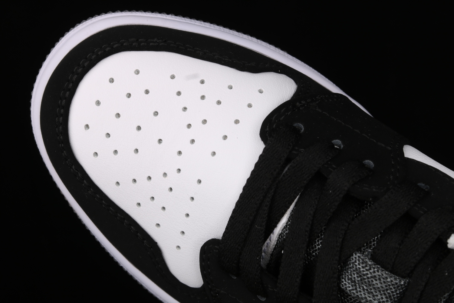 Jordan 1 Low Black White Wolf Grey Infrared 23 553558-029