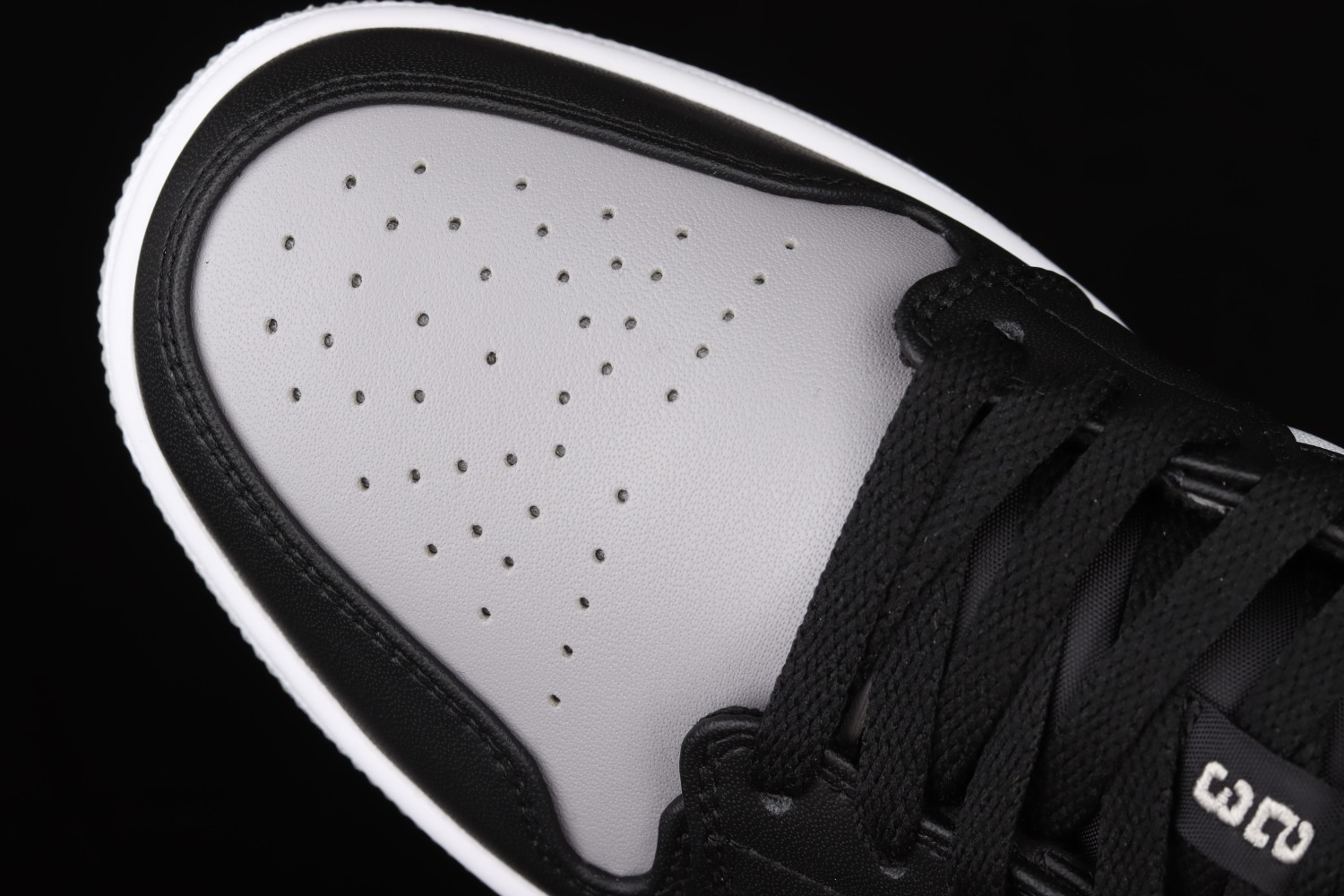 Jordan 1 Low Grey Toe 553558-110