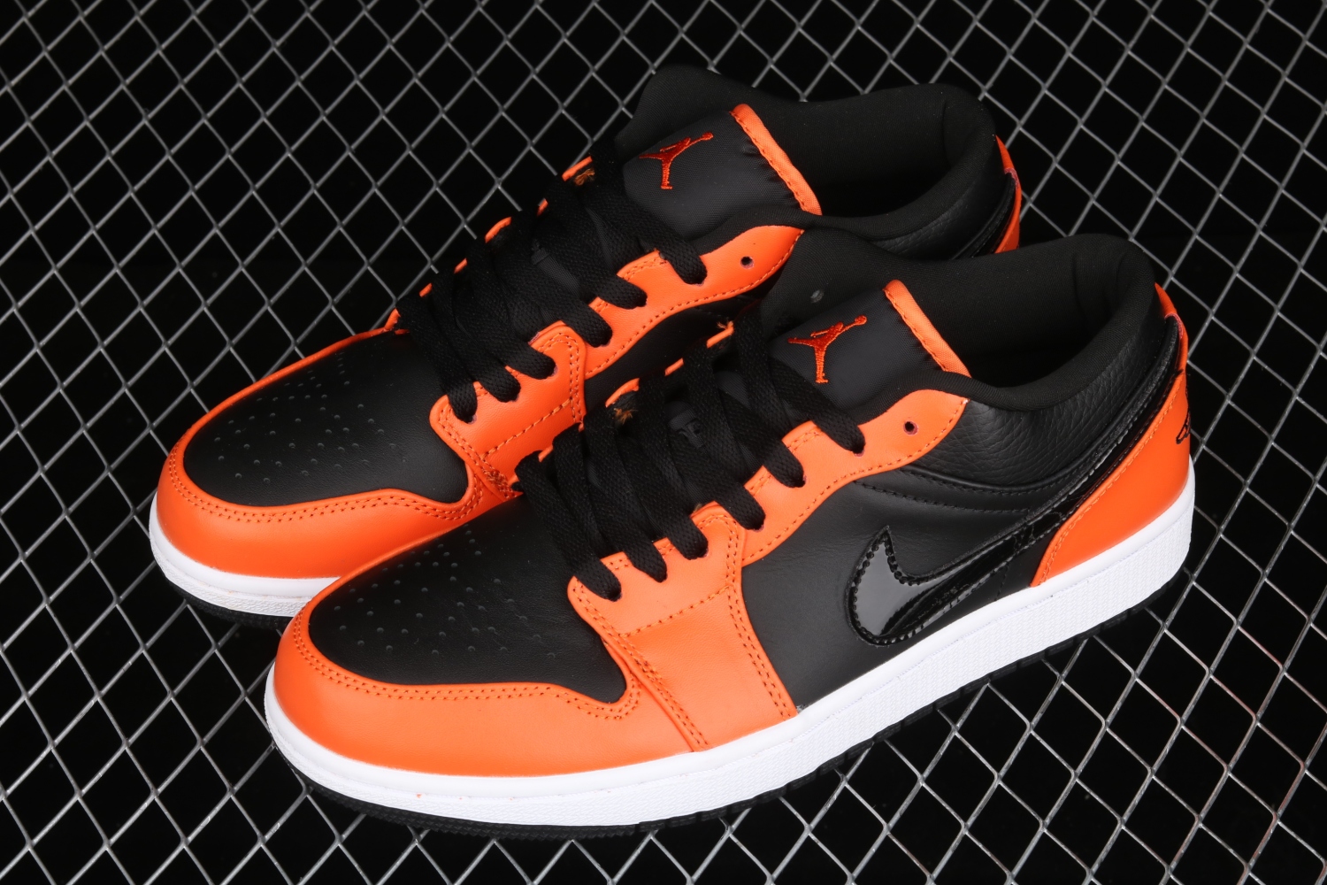 Jordan 1 Low SE Black Turf Orange CK3022-008