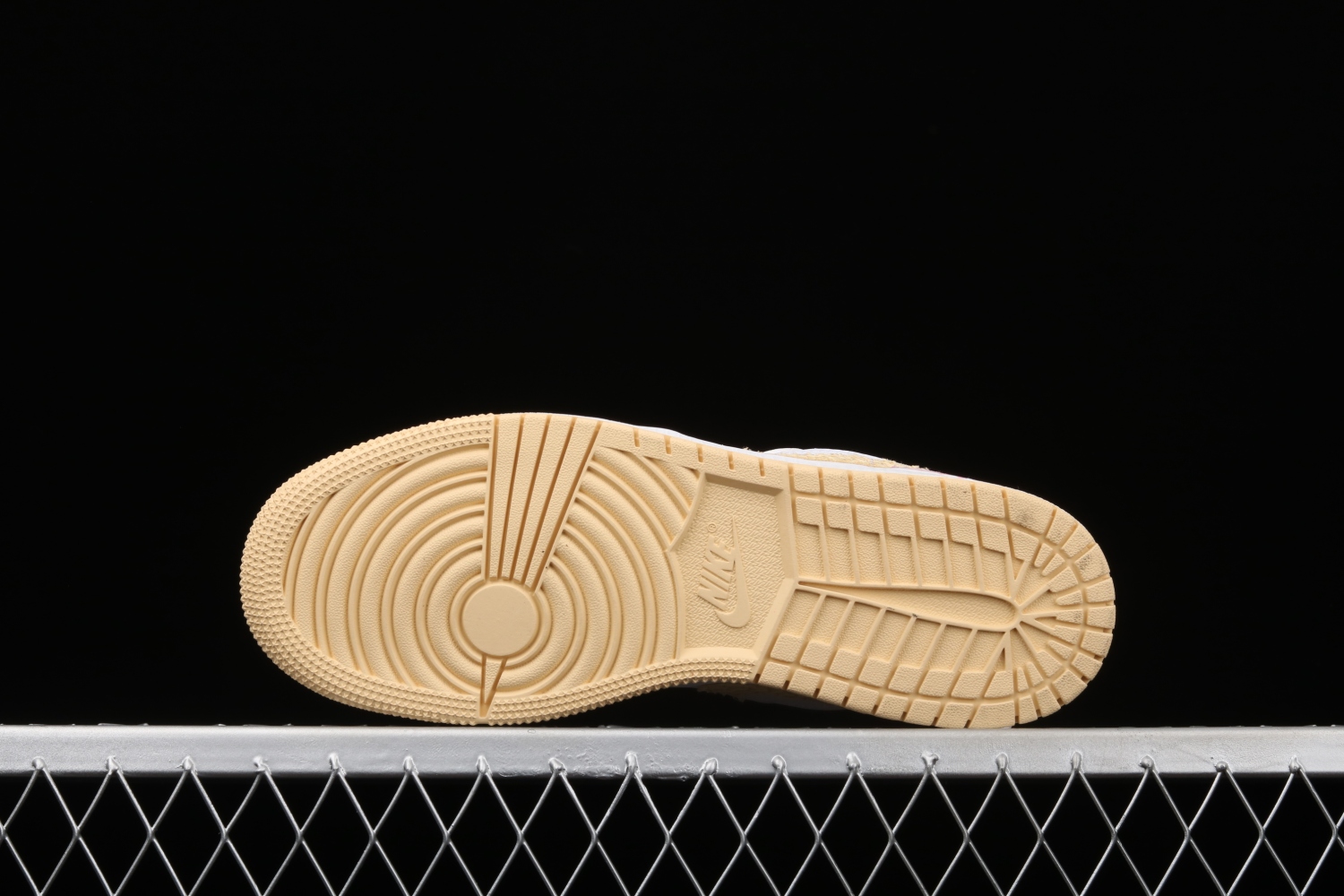 Jordan 1 Low Paint Drip (GS) CW7104-601