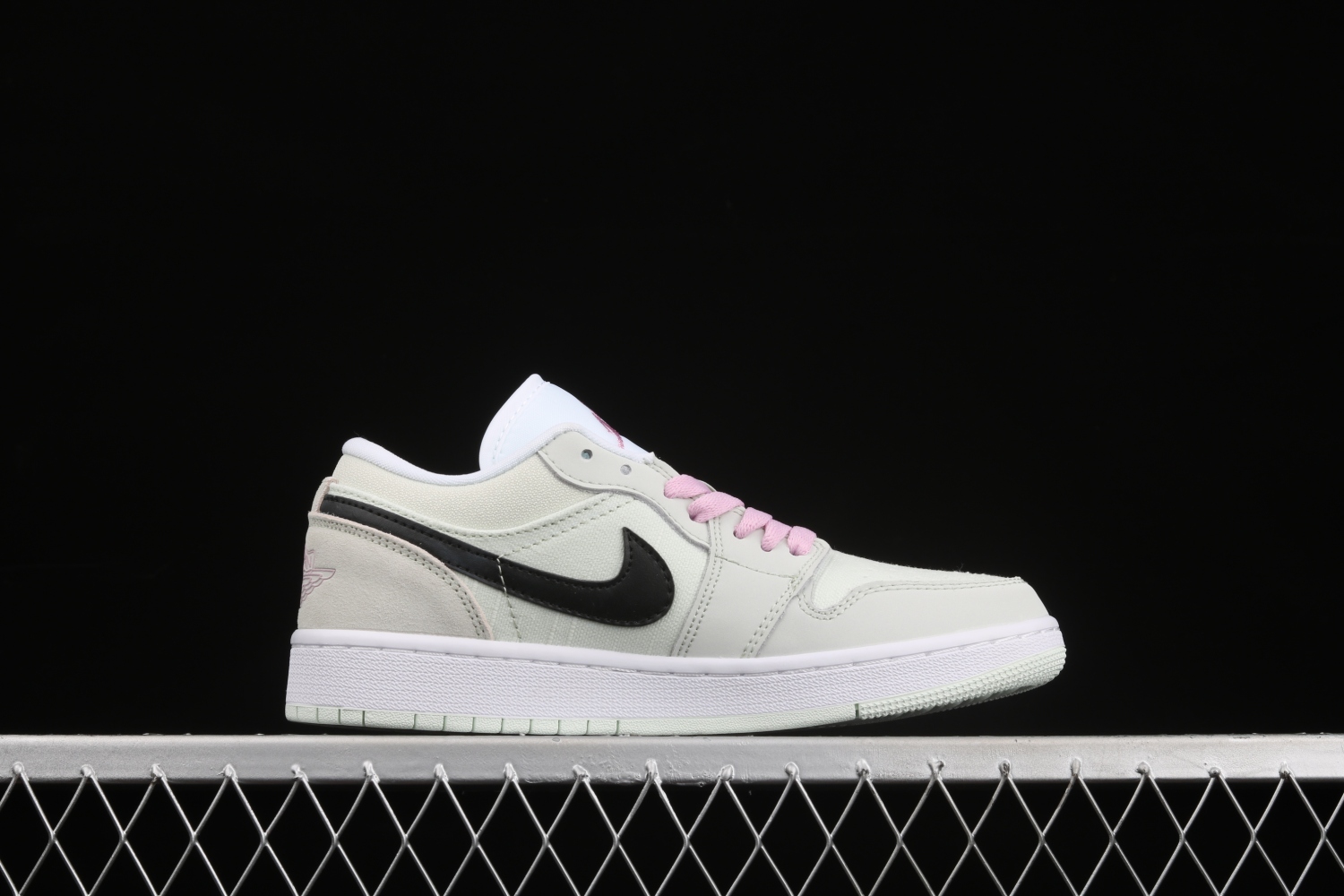 Jordan 1 Low SE Barely Green (W) CZ0776-300