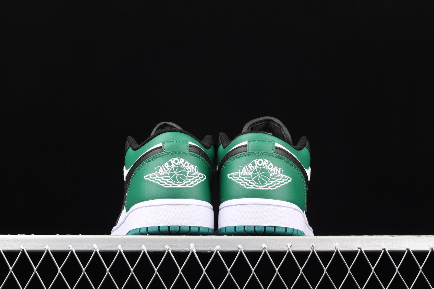 Jordan 1 Low Green Toe (GS) 553558-371