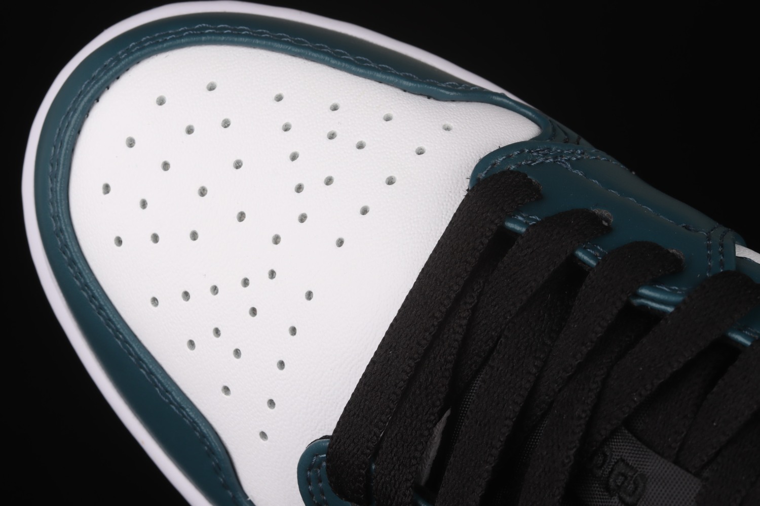 Jordan 1 Low Dark Teal 553558-411
