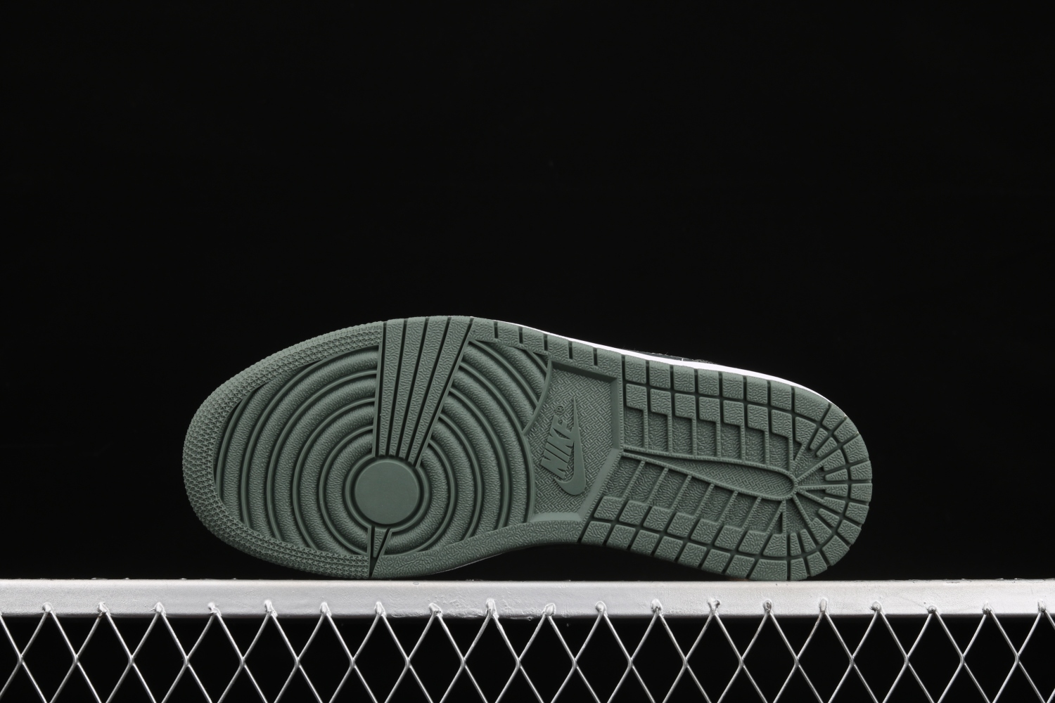 Jordan 1 Low Military Green 553558-121