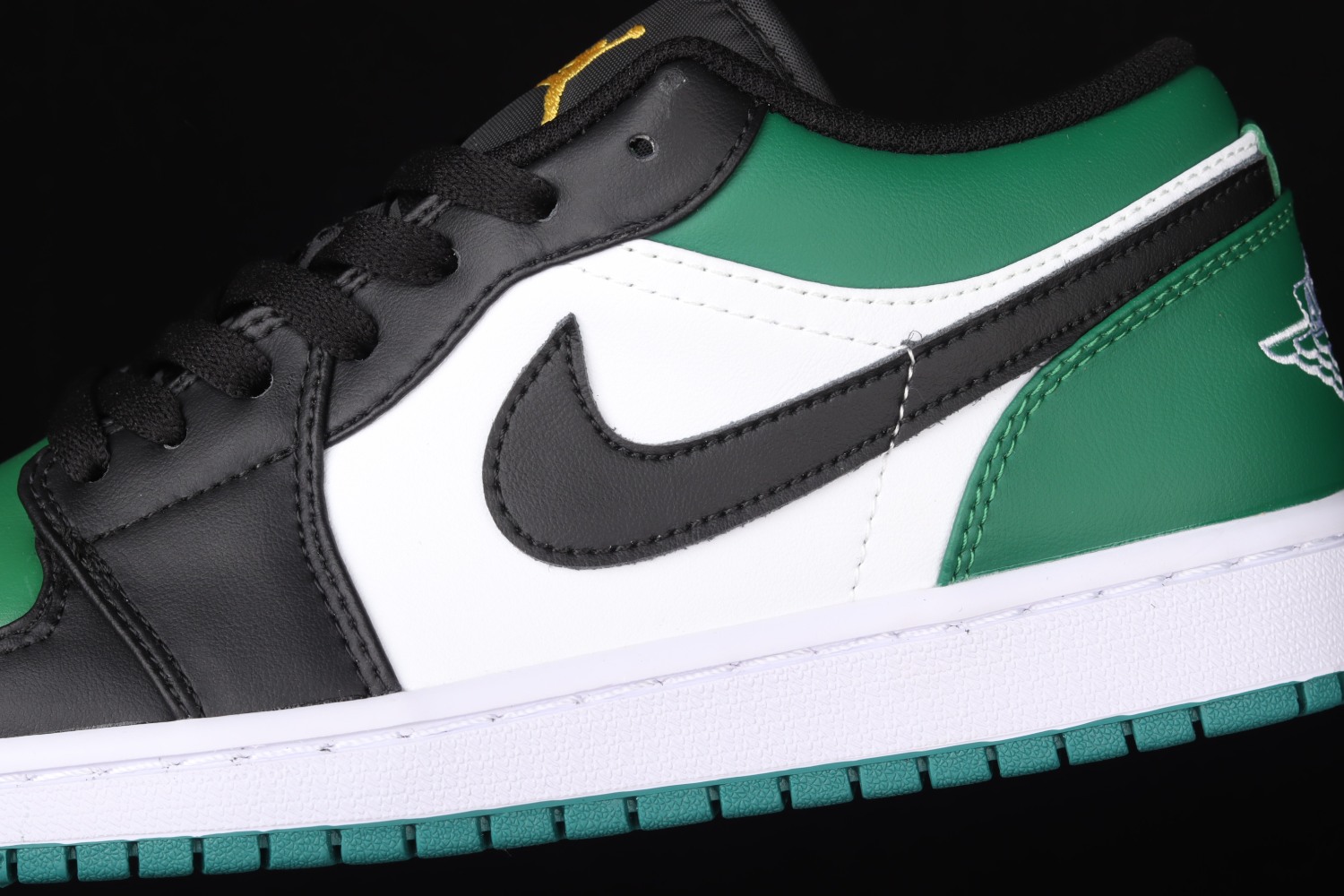 Jordan 1 Low Green Toe (GS) 553558-371