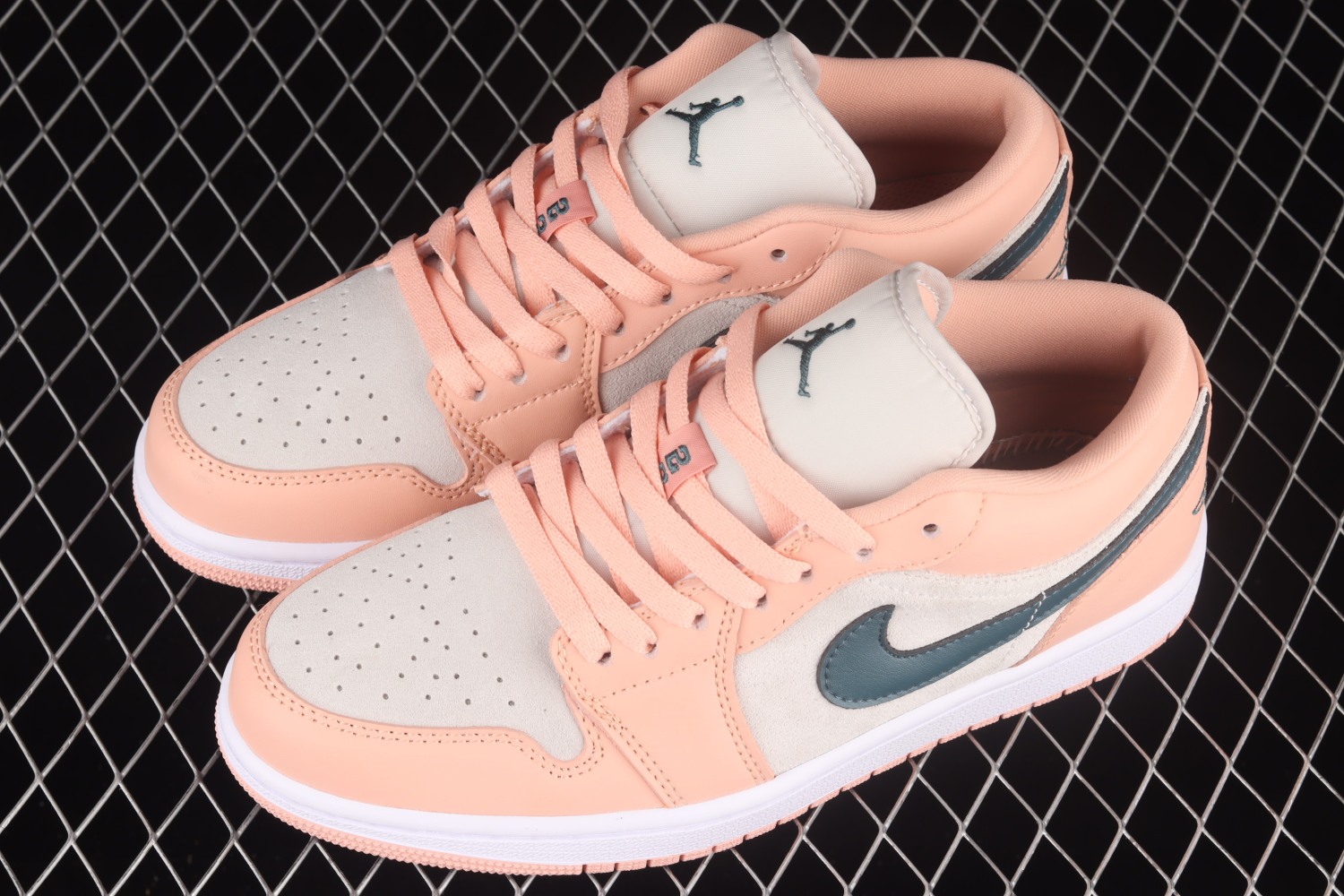 Jordan 1 Low Light Madder Root (W) DC0774-800