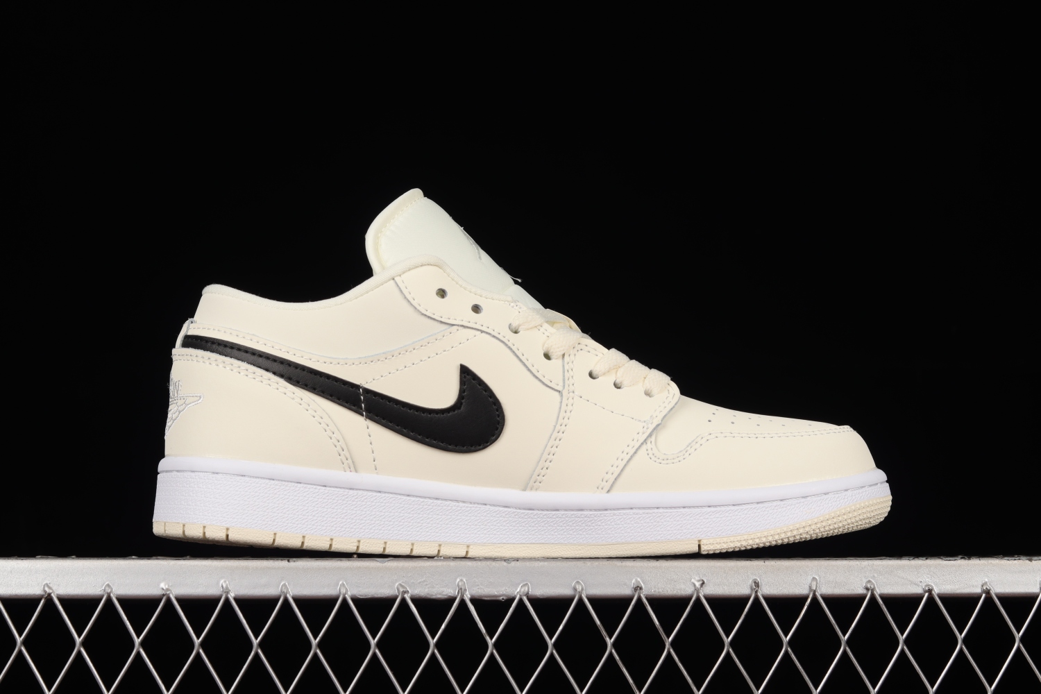 Jordan 1 Low Coconut Milk (W) DC0774-121