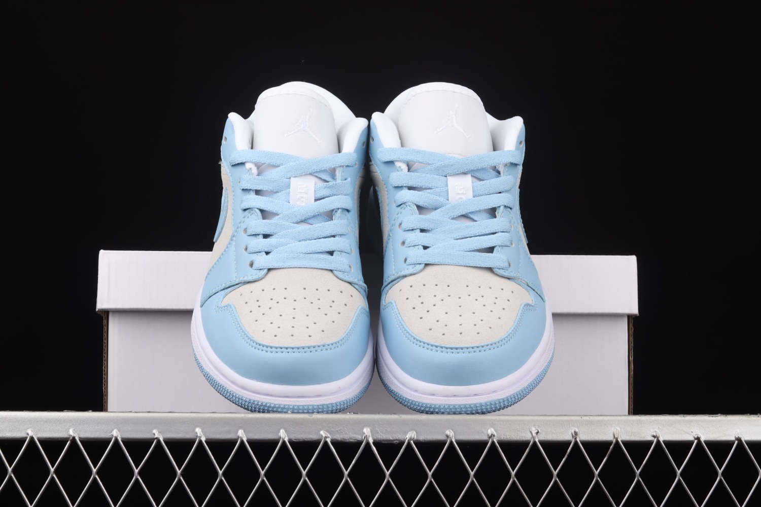 Jordan 1 Low Football Grey Aluminum (W) DC0774-050