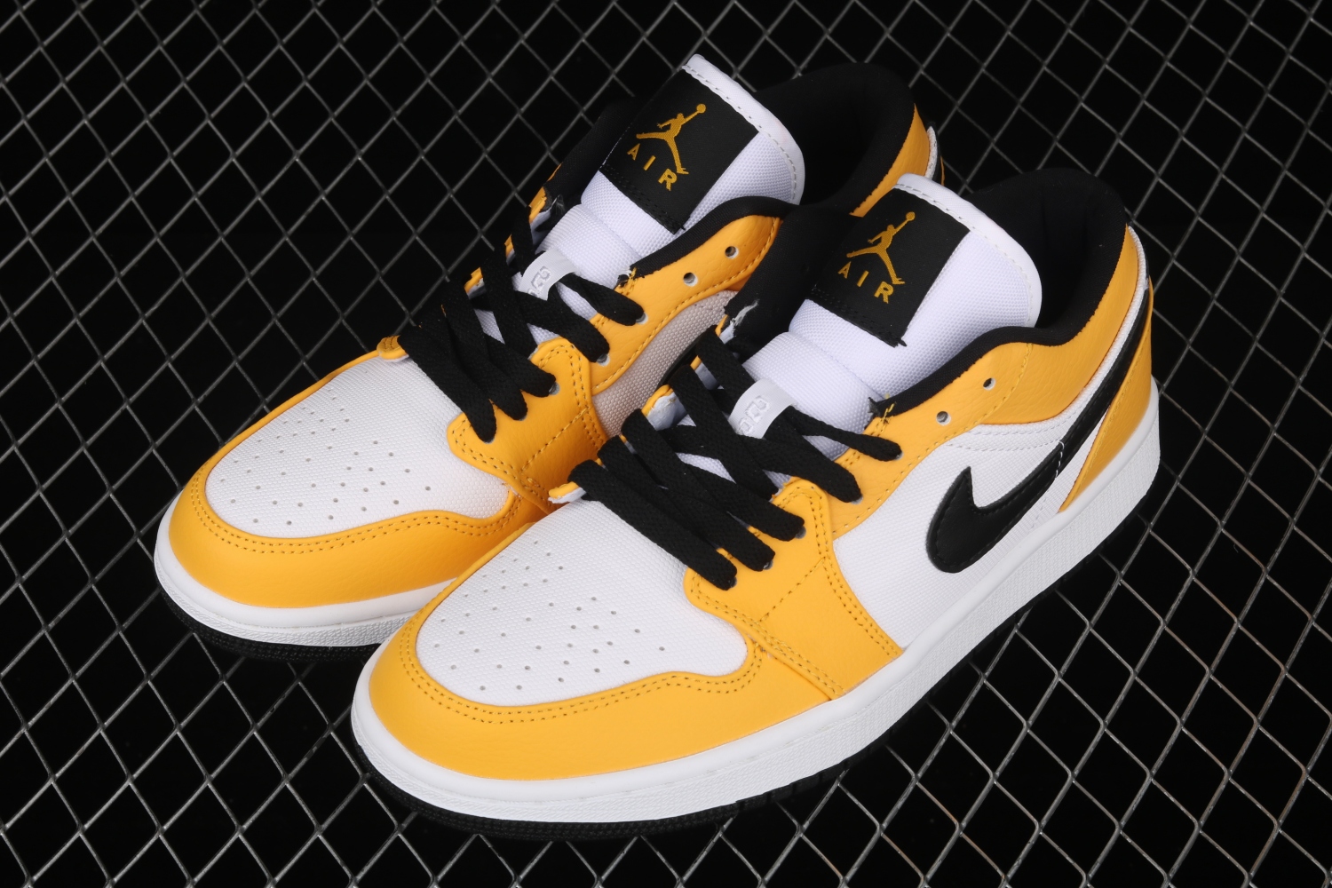 Jordan 1 Low Laser Orange (W) CZ4776-107