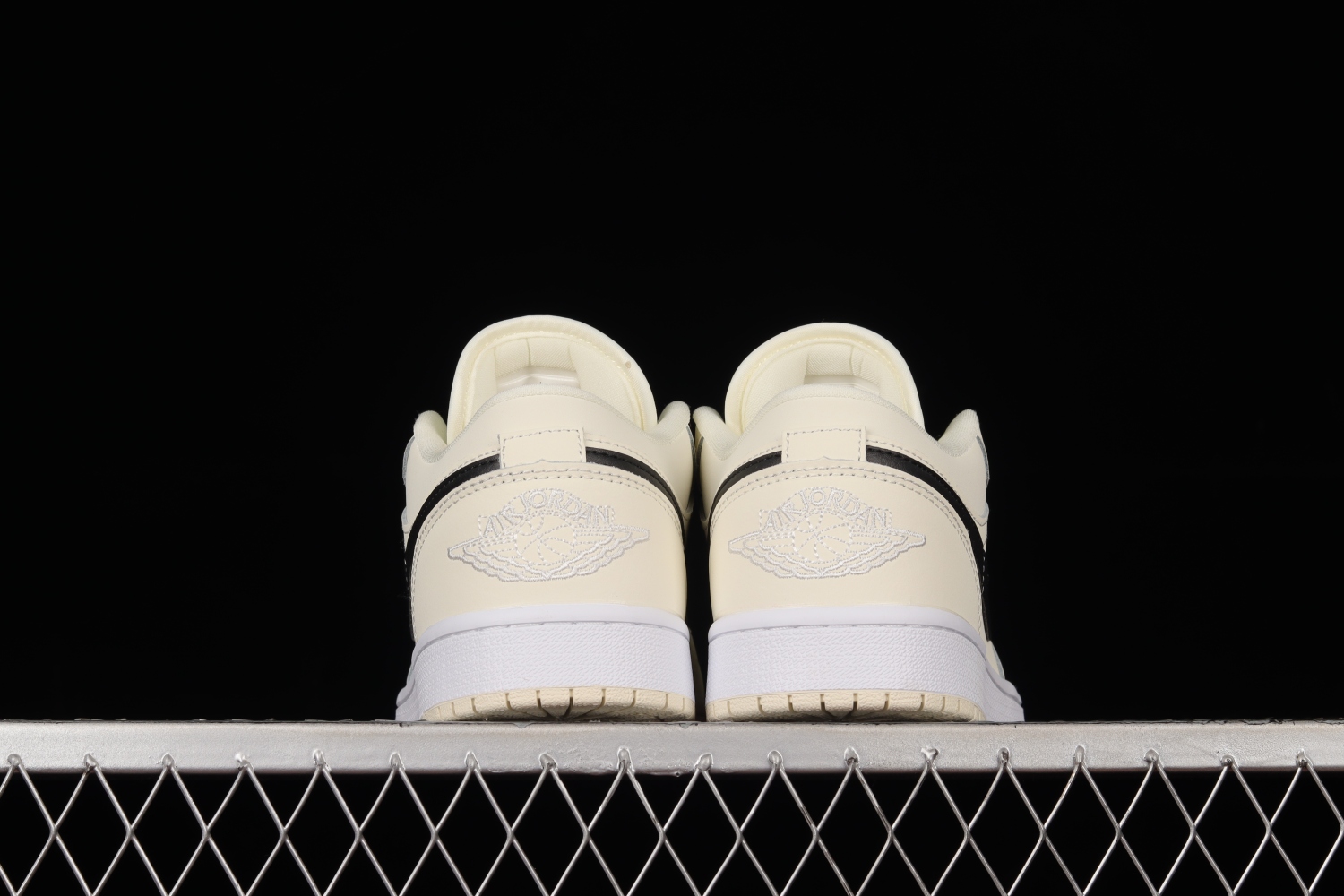 Jordan 1 Low Coconut Milk (W) DC0774-121