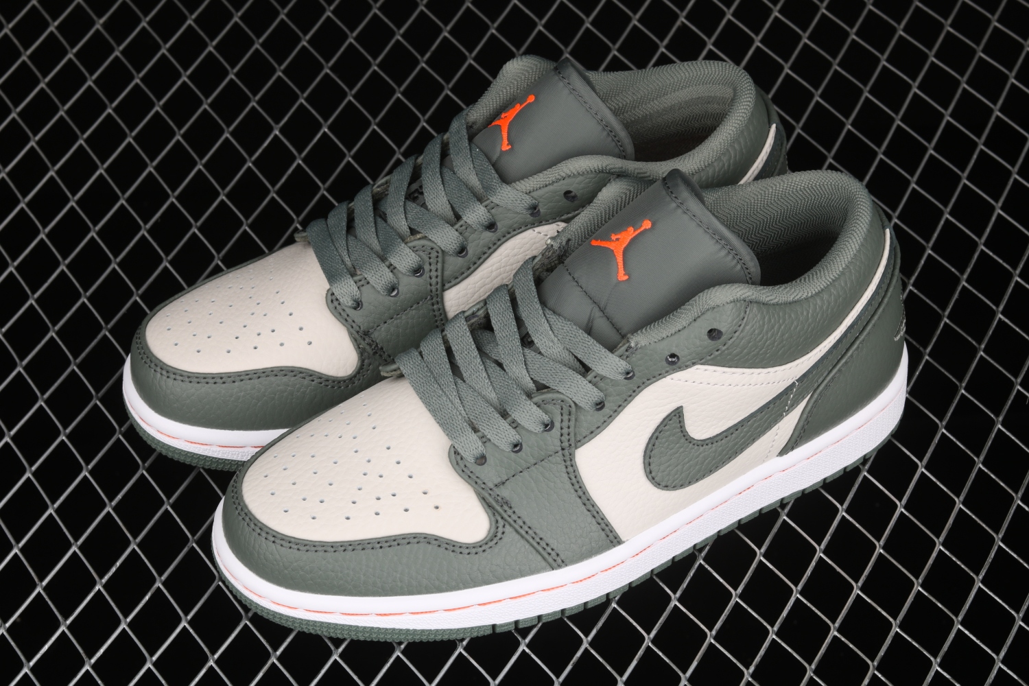 Jordan 1 Low Military Green 553558-121