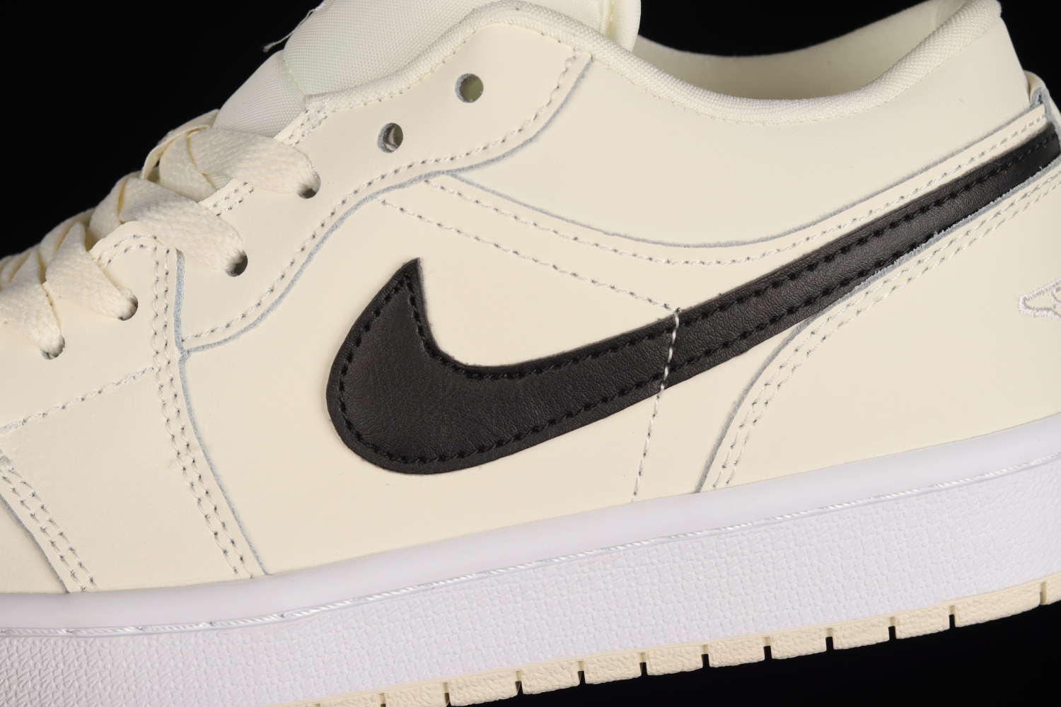 Jordan 1 Low Coconut Milk (W) DC0774-121