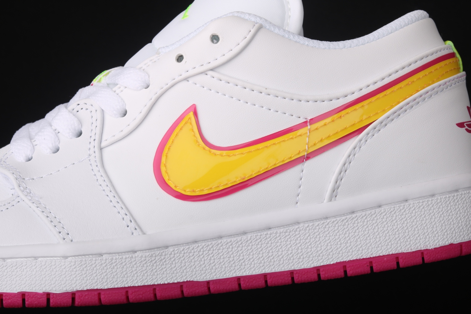 Jordan 1 Low Edge Glow (GS) CU4610-100